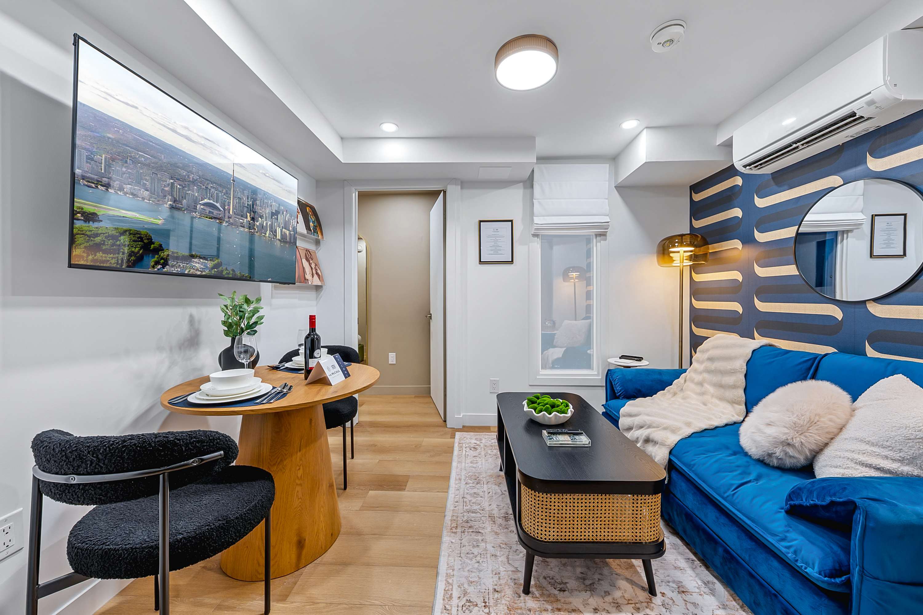 Featured Property The McCaul Central Cozy Basement Queen Suite