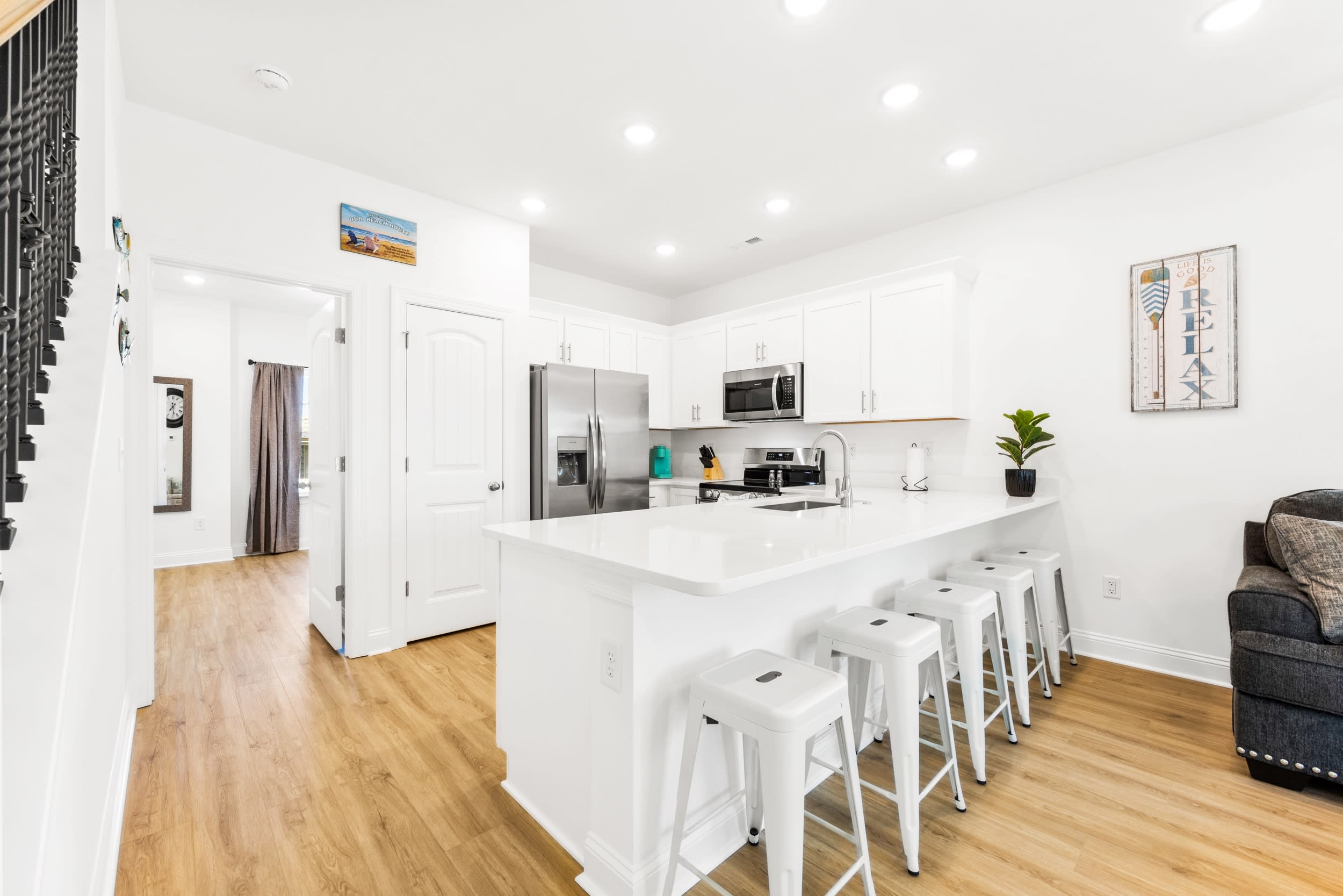 Emerald Horizon New Beach House Free Pets