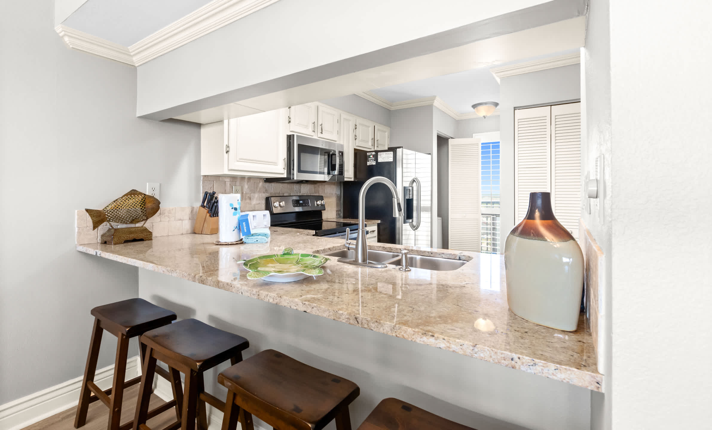 Emerald Towers 1202 11