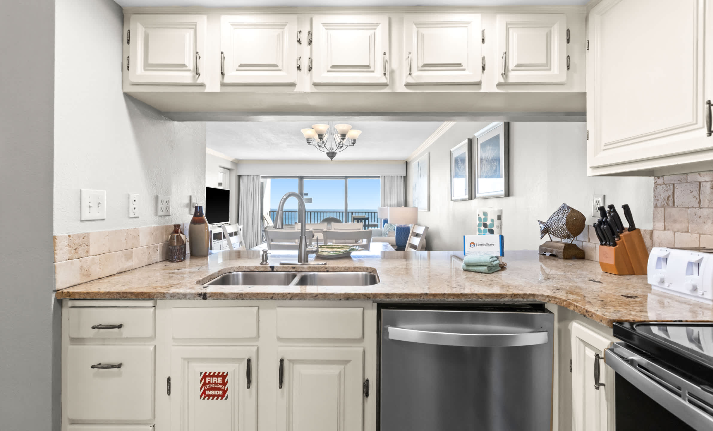 Emerald Towers 1202 9