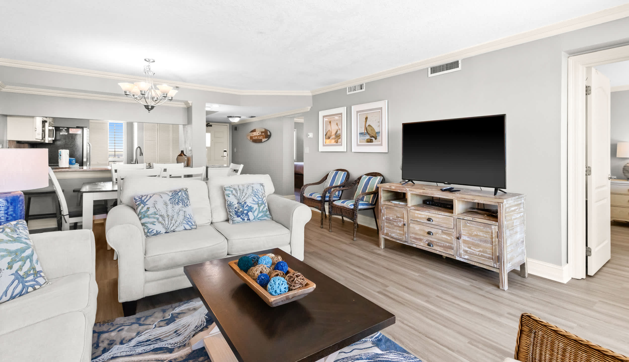 Emerald Towers 1202 16