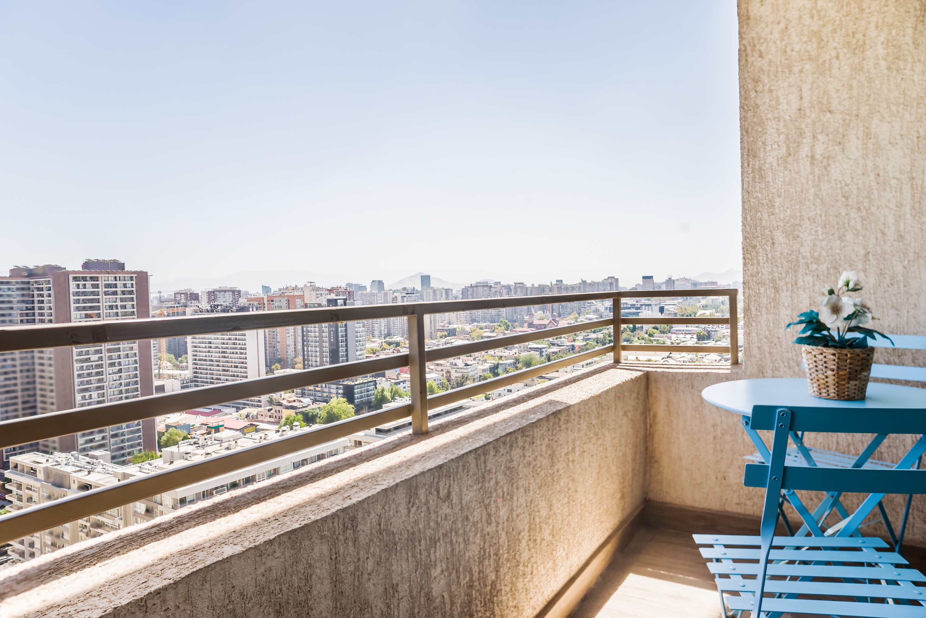 Modern 1BR Retreat in Nunoa | Ultimate Comfort