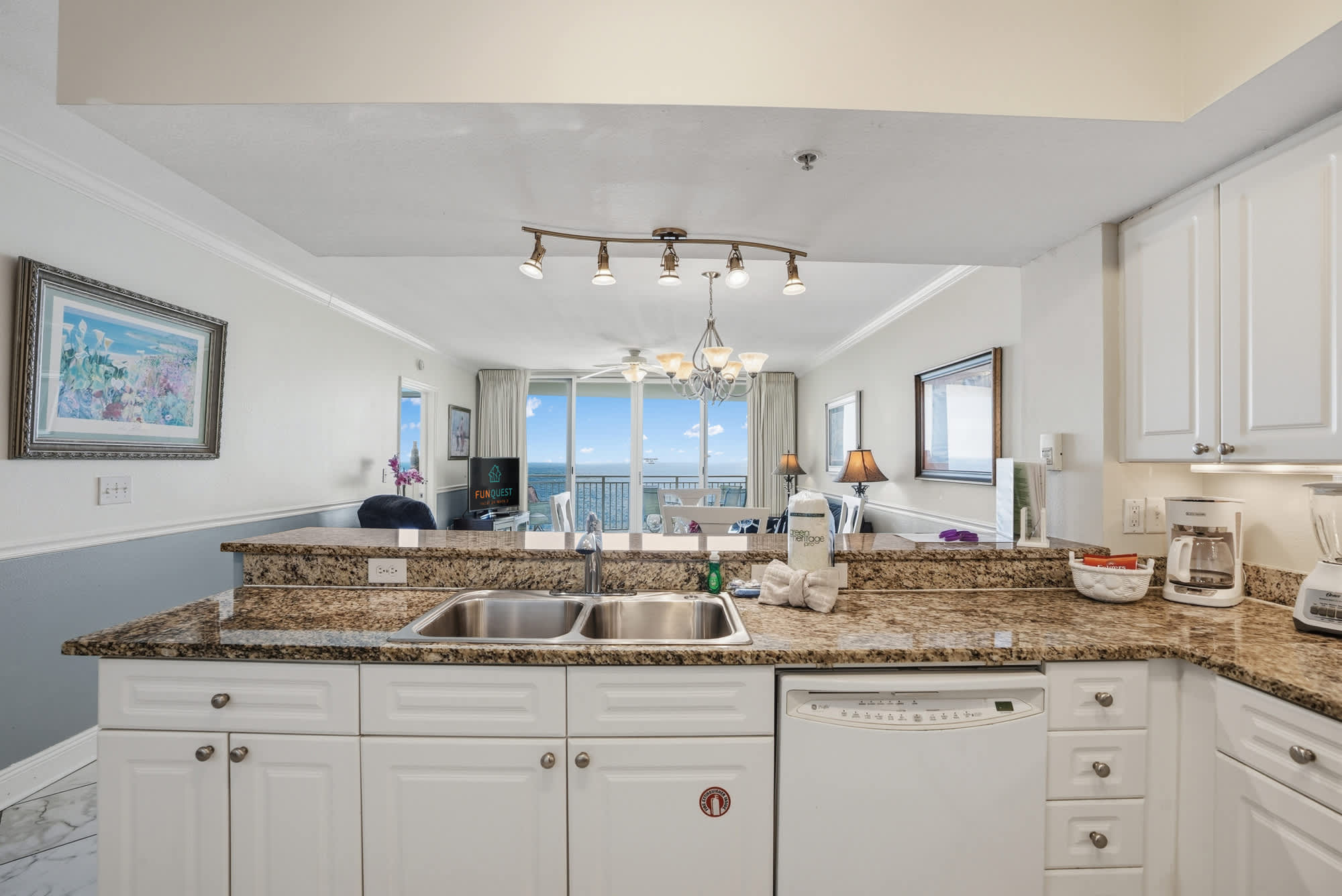 Emerald Beach 2325 photo 15 of 70