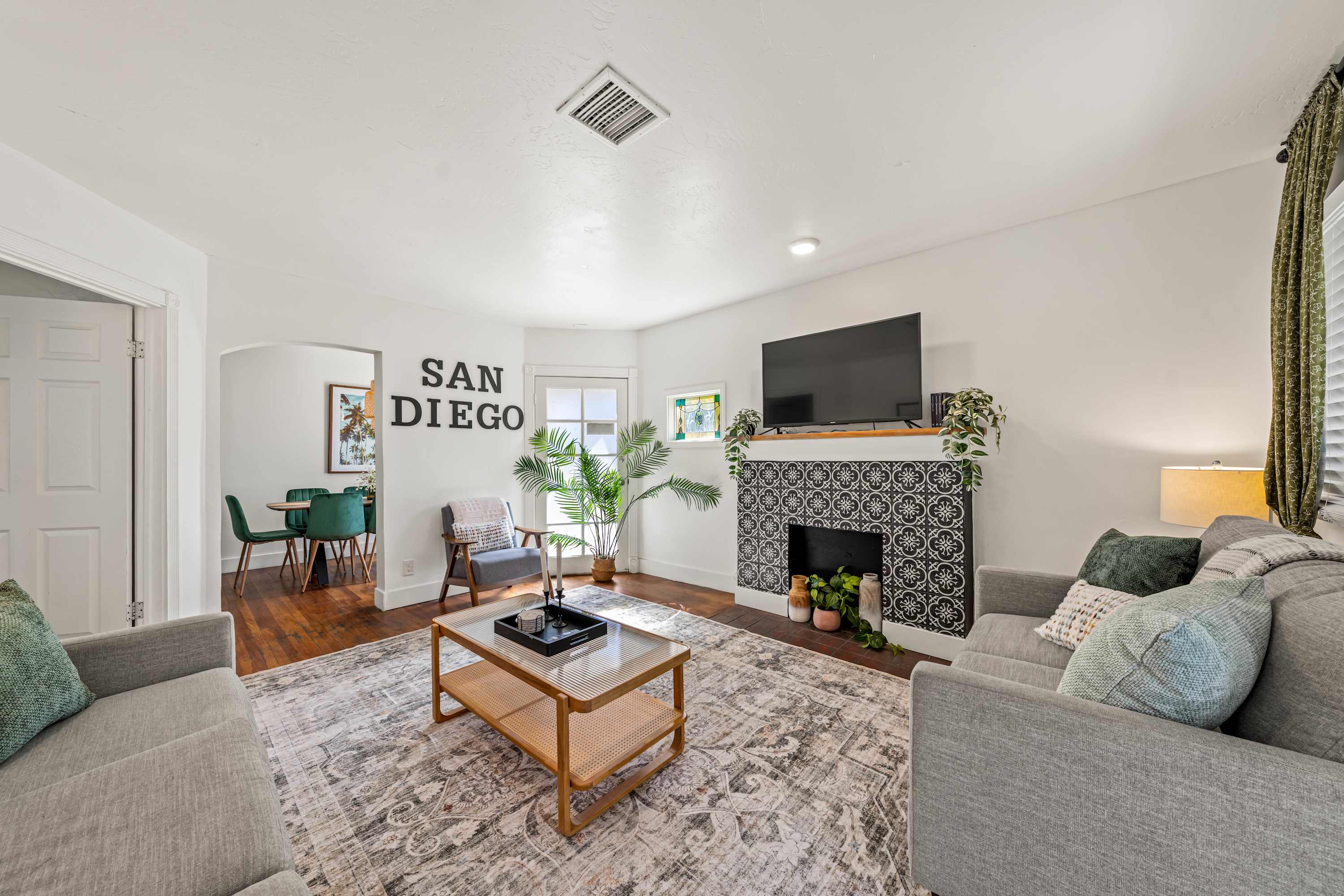 San Diego Hillcrest Bungalow w Parking | Photo 2