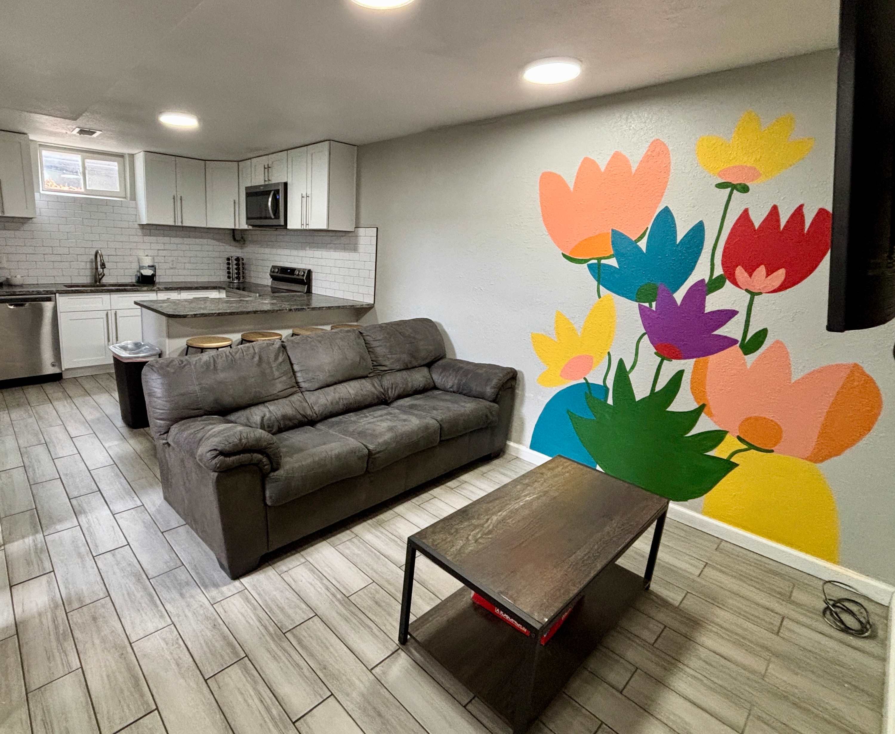 Inviting Oasis With Spacious Living And Modern Amenities - Charming Retreat - Denver, CO
