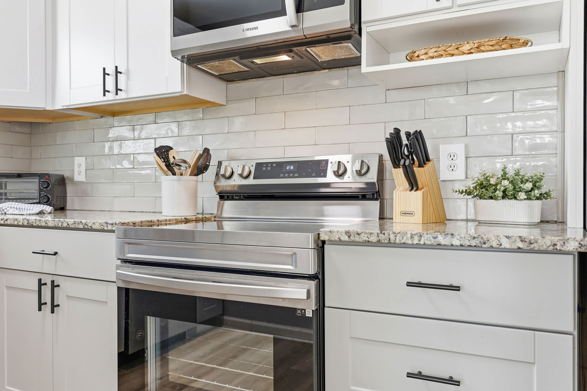 Ocean Terrace Modern Villa Steps to Sea