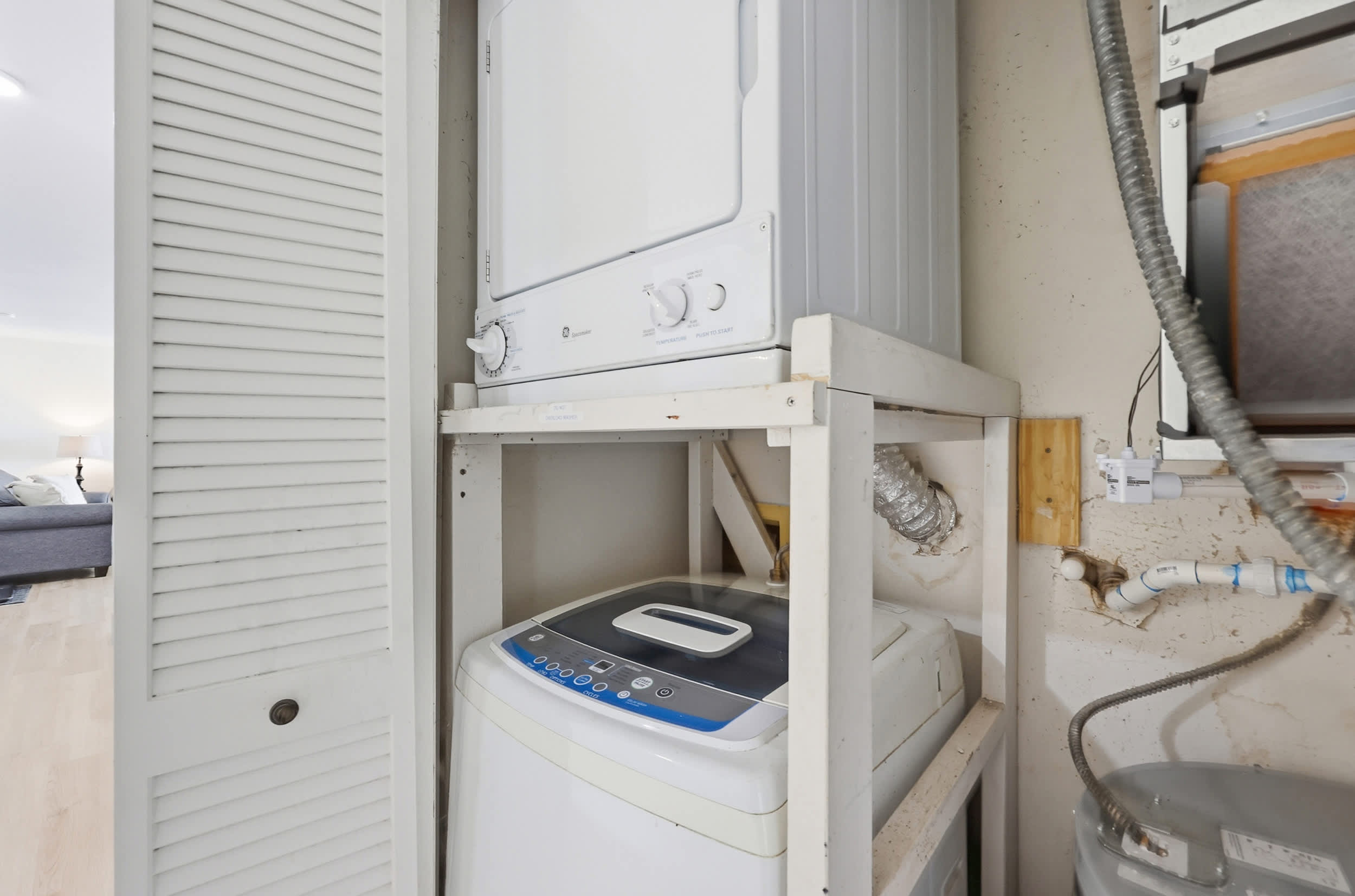 Ocean Terrace Modern Villa Steps to Sea