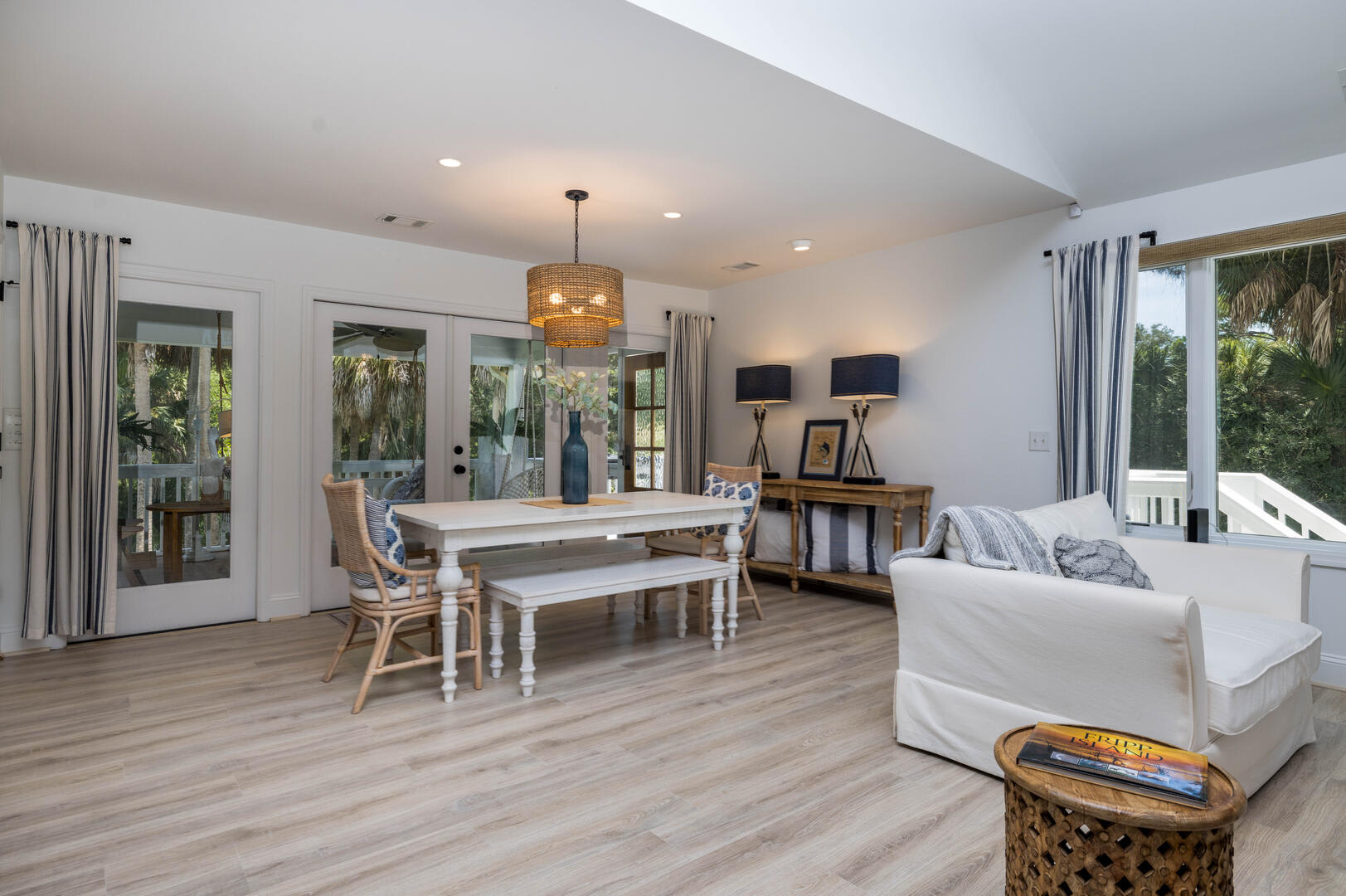 Open concept living room, dining room, and chef's kitchen.