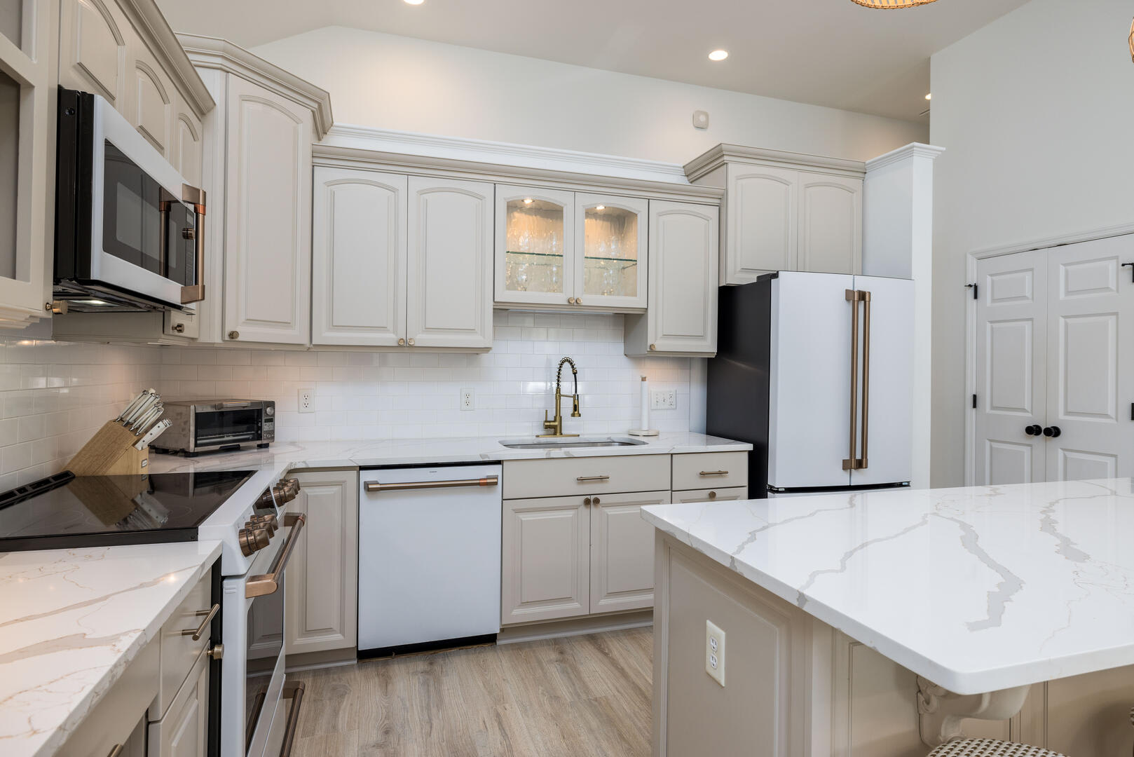 Completely updated chef's kitchen.