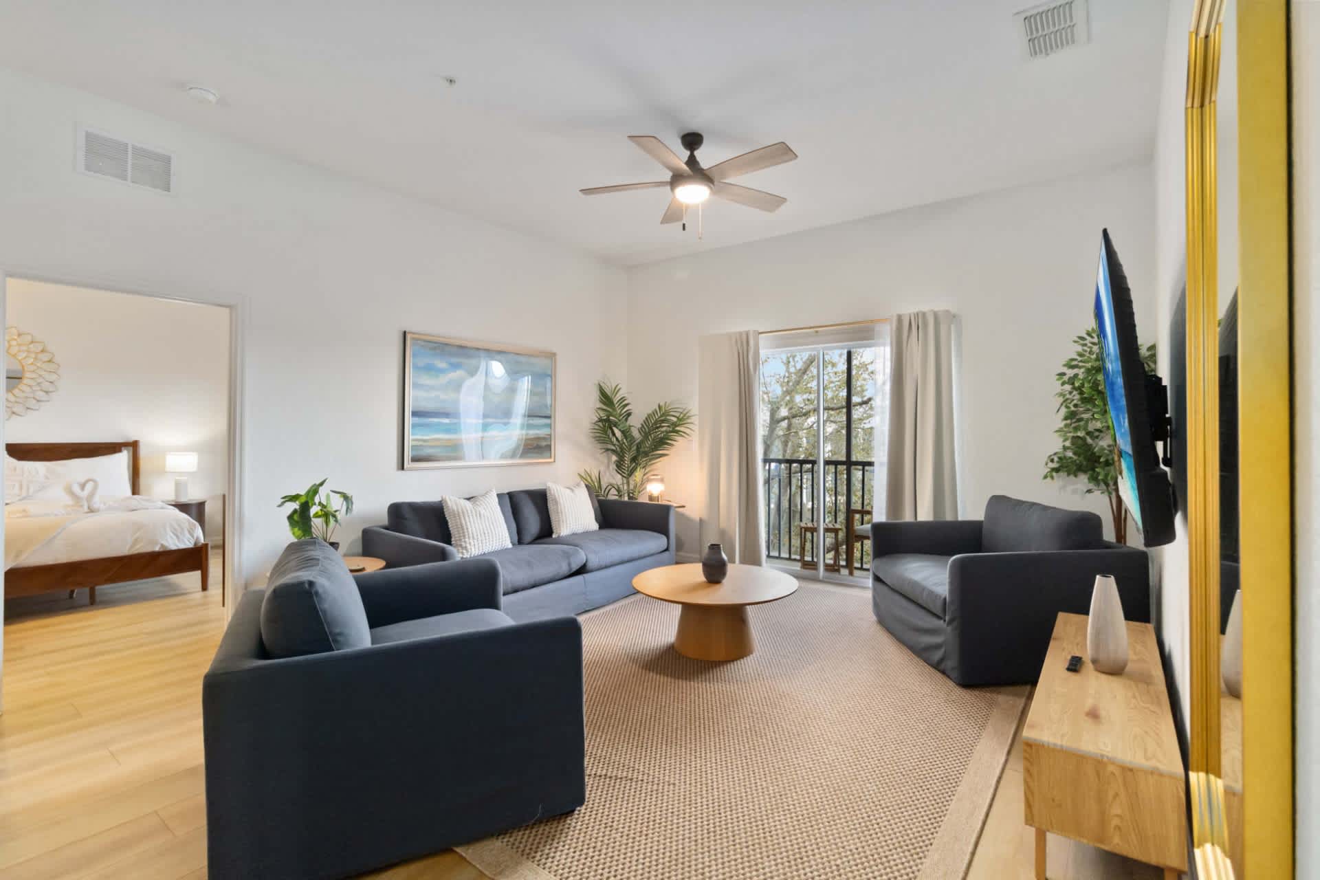 Inviting 3-Bedroom Oasis on top floor