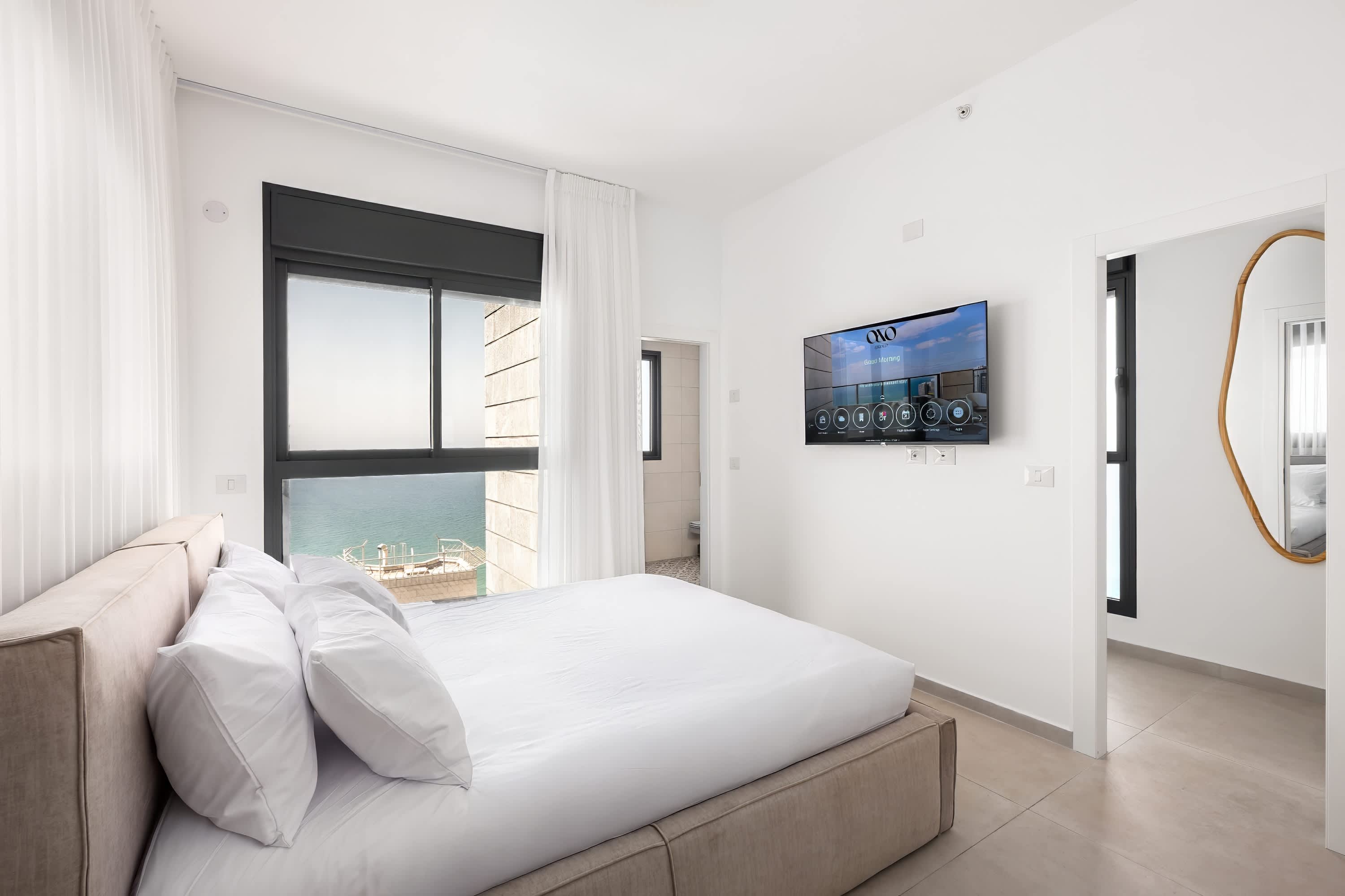 Luxury 5BR Penthouse | Balcony w/Jacuzzi | Mamad