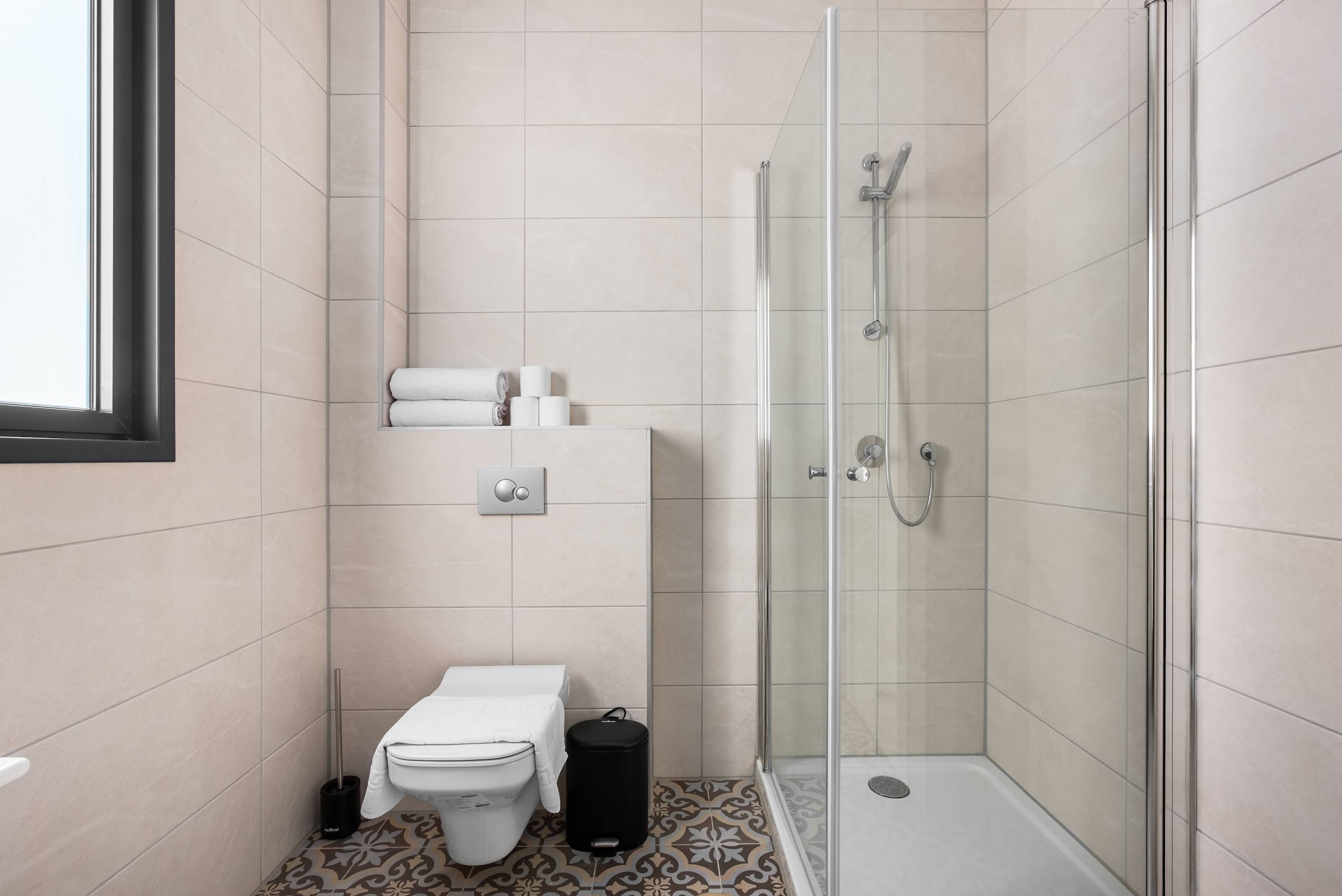 Luxury 5BR Penthouse | Balcony w/Jacuzzi | Mamad