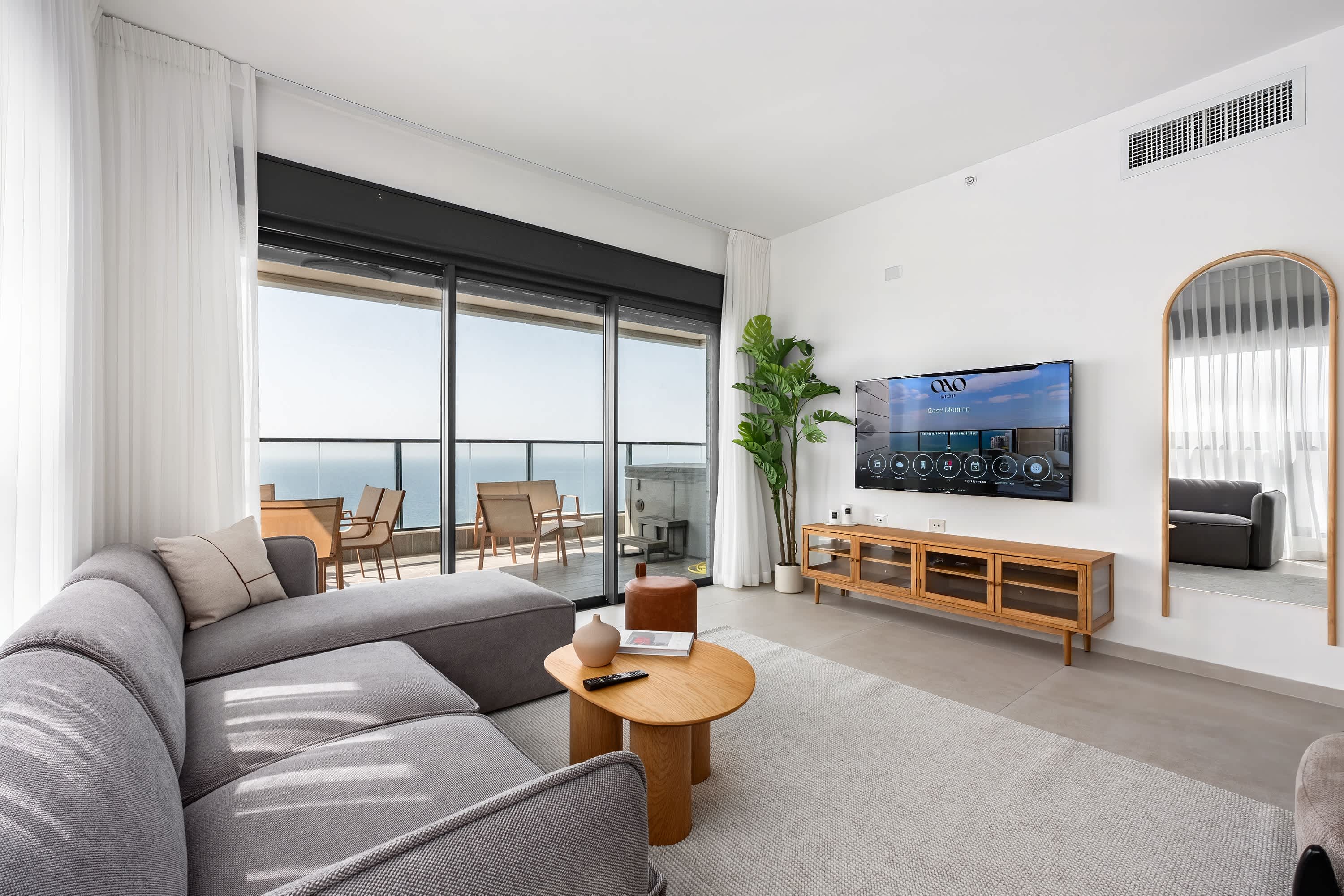 Luxury 5BR Penthouse | Balcony w/Jacuzzi | Mamad — Bat Yam, Center District — vacation rental