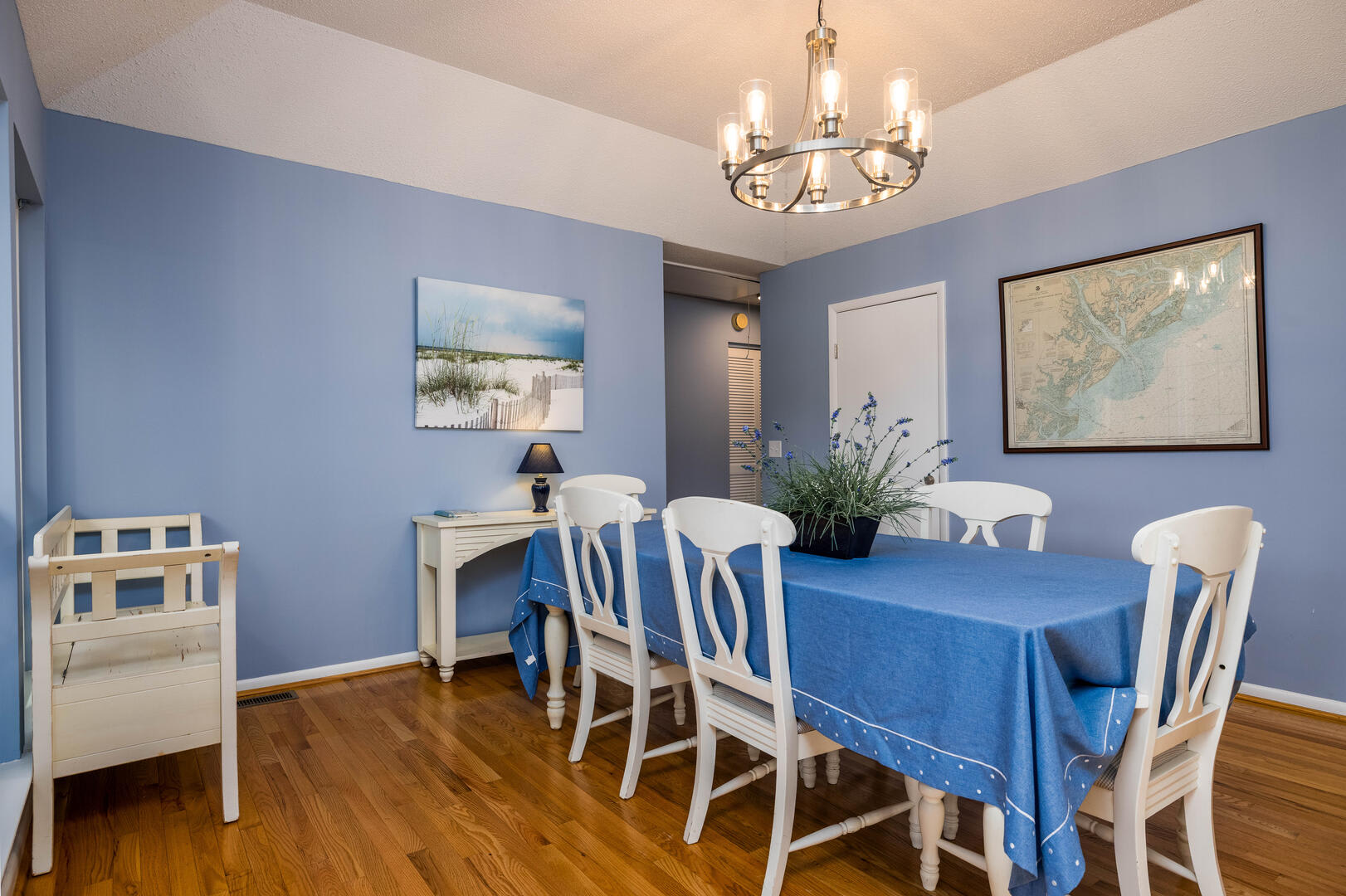 Dining room with bar
