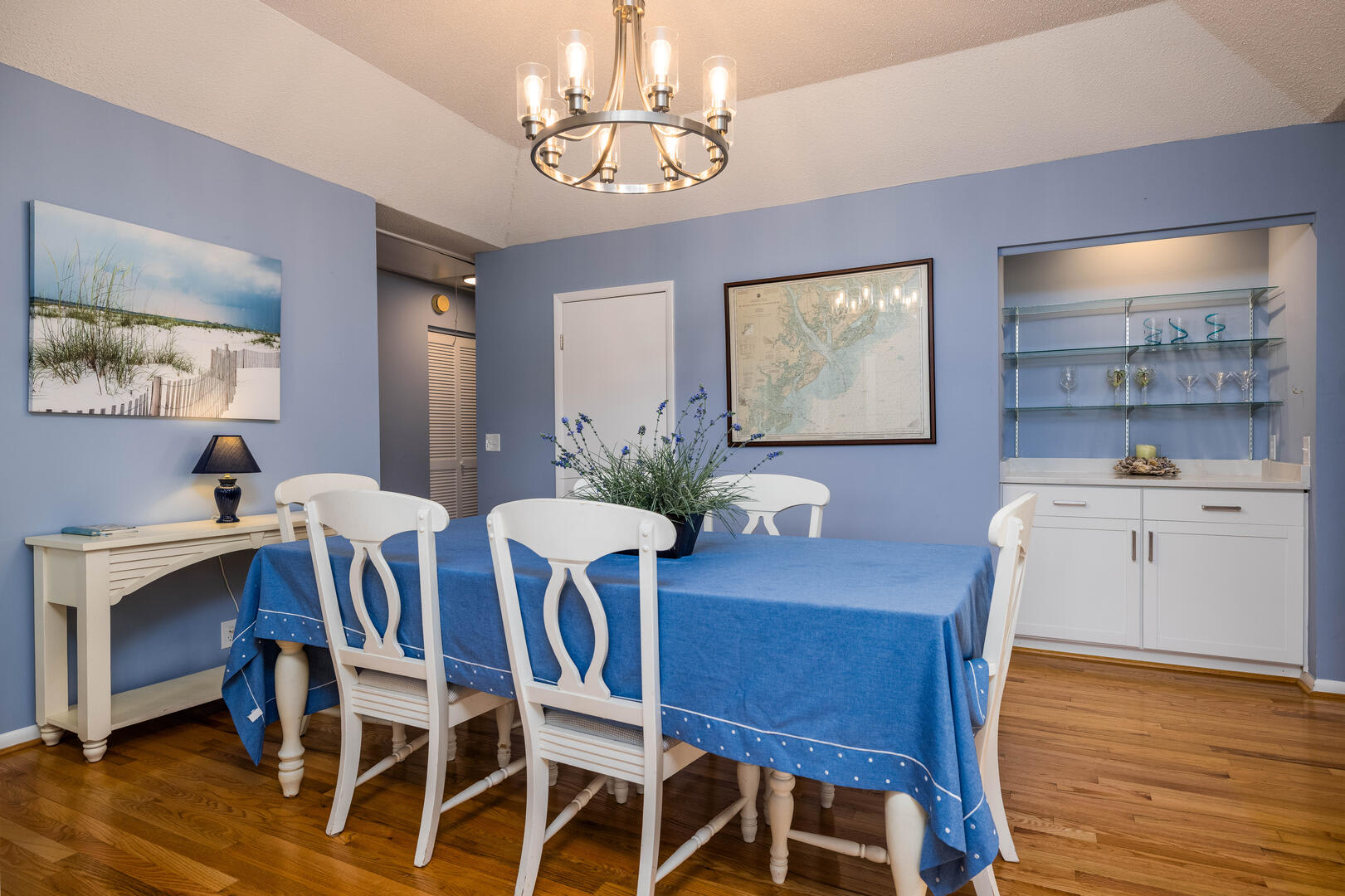 Dining room with bar