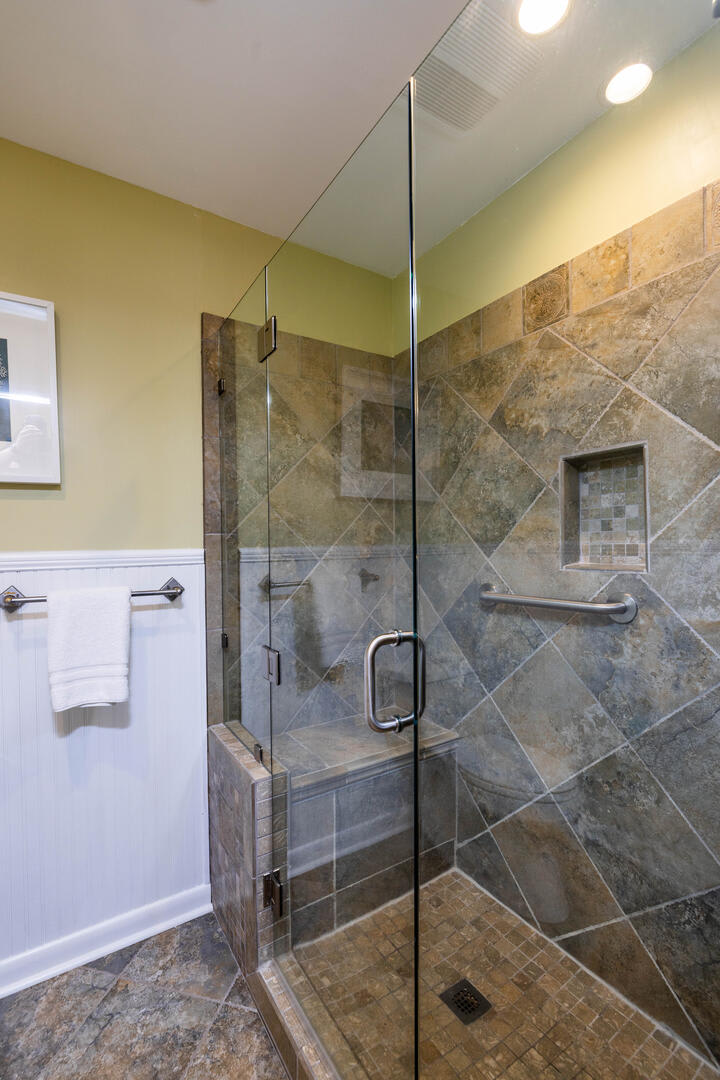 Primary bedroom with en suite bathroom