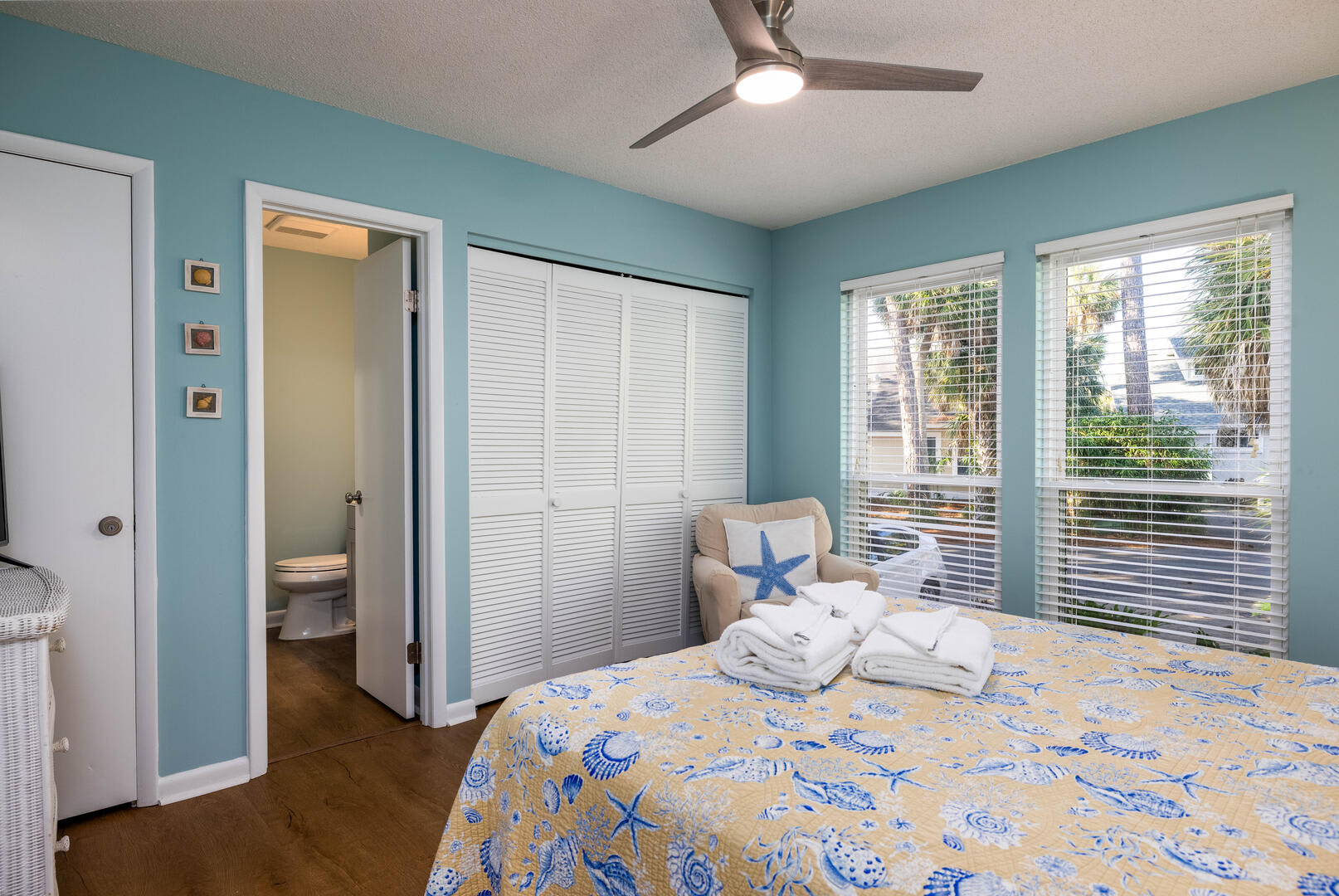 Guest bedroom with Jack and Jill bathroom