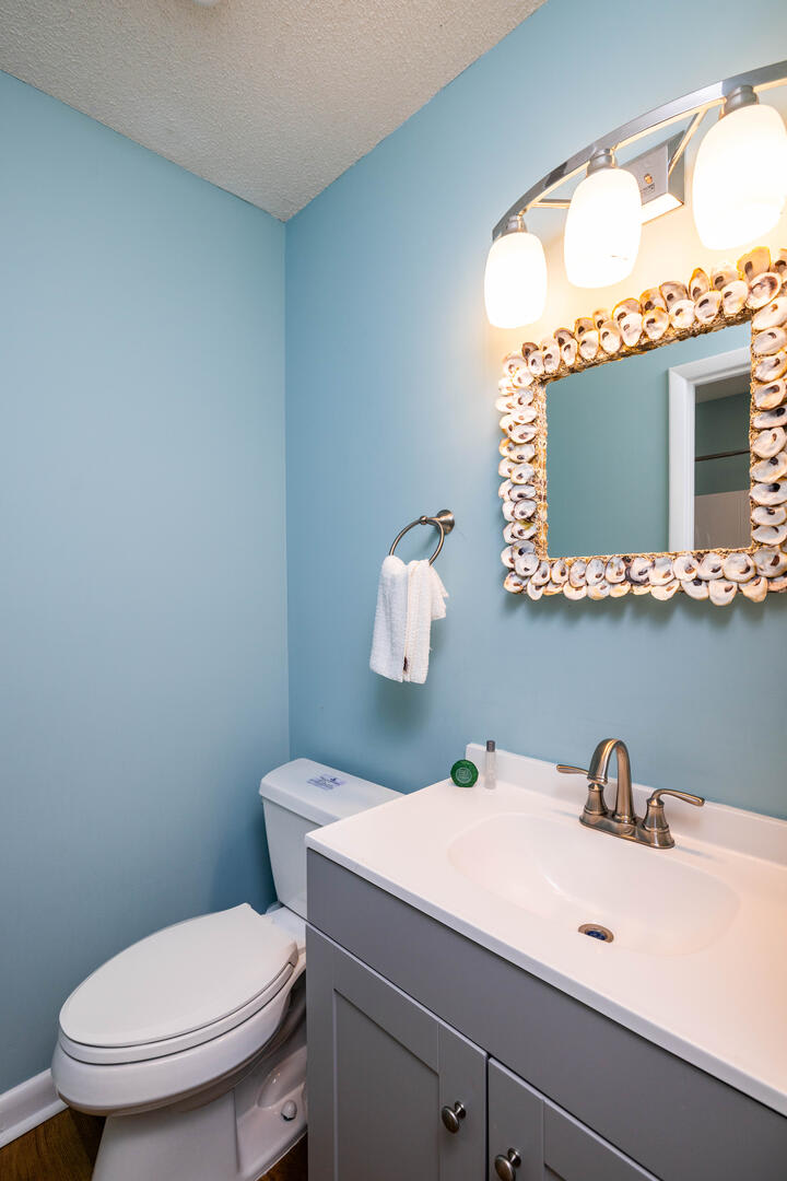 Guest bedroom with Jack and Jill bathroom
