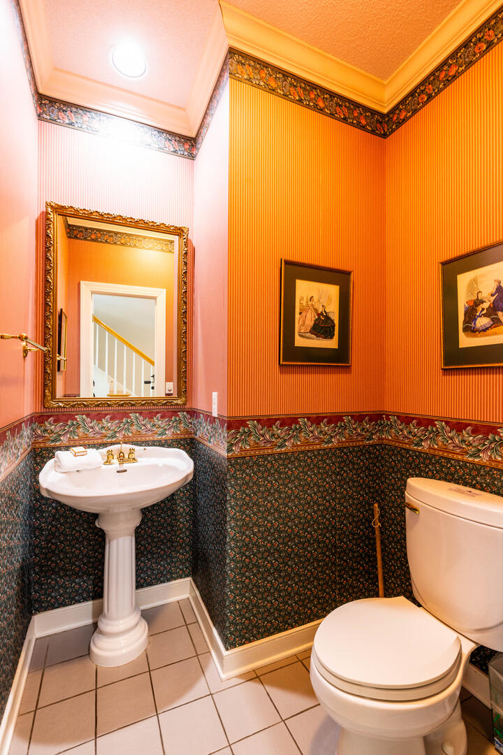 Hall bath in entryway