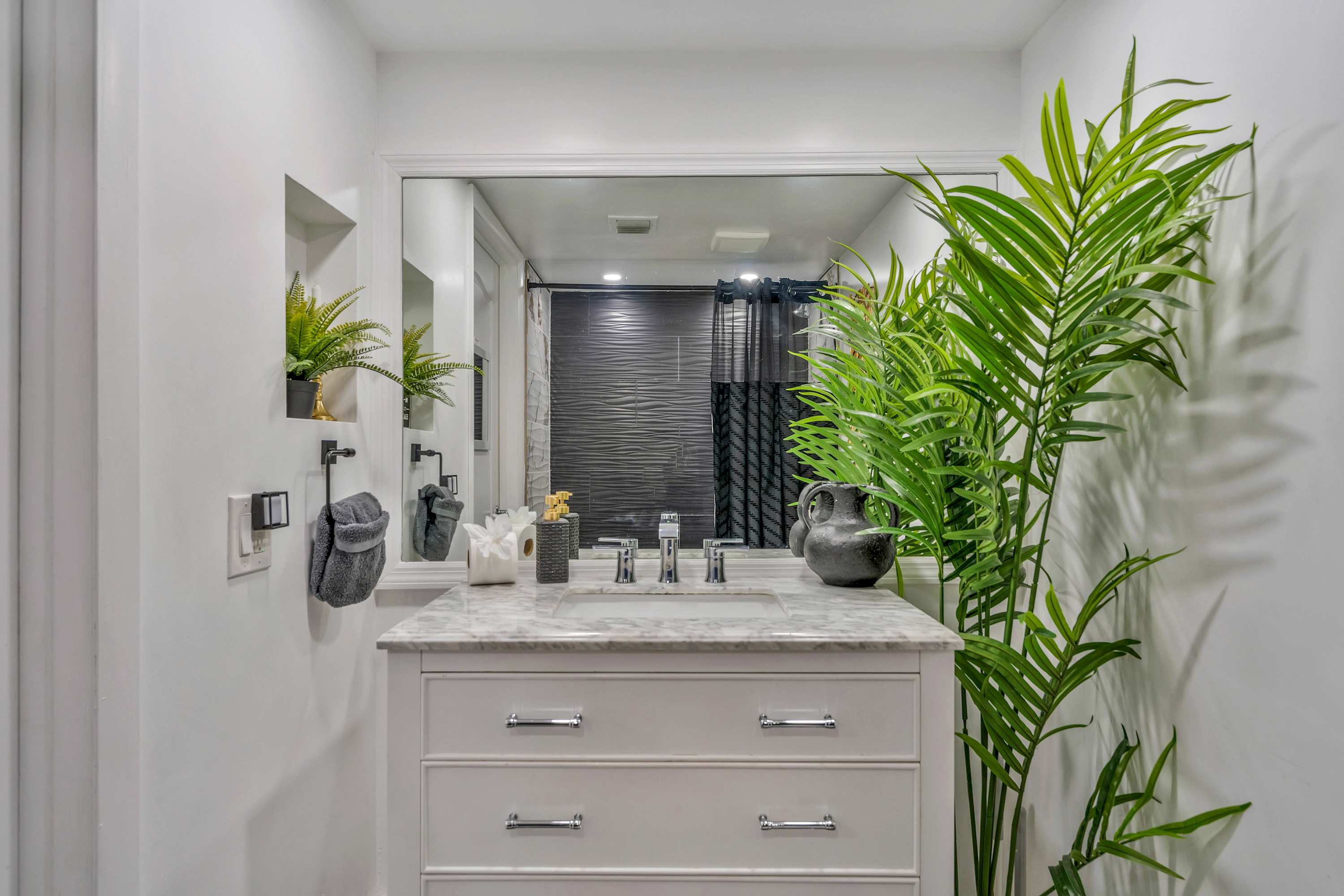 Stylish Brickell Studio w Pool, Gym & Great Views
