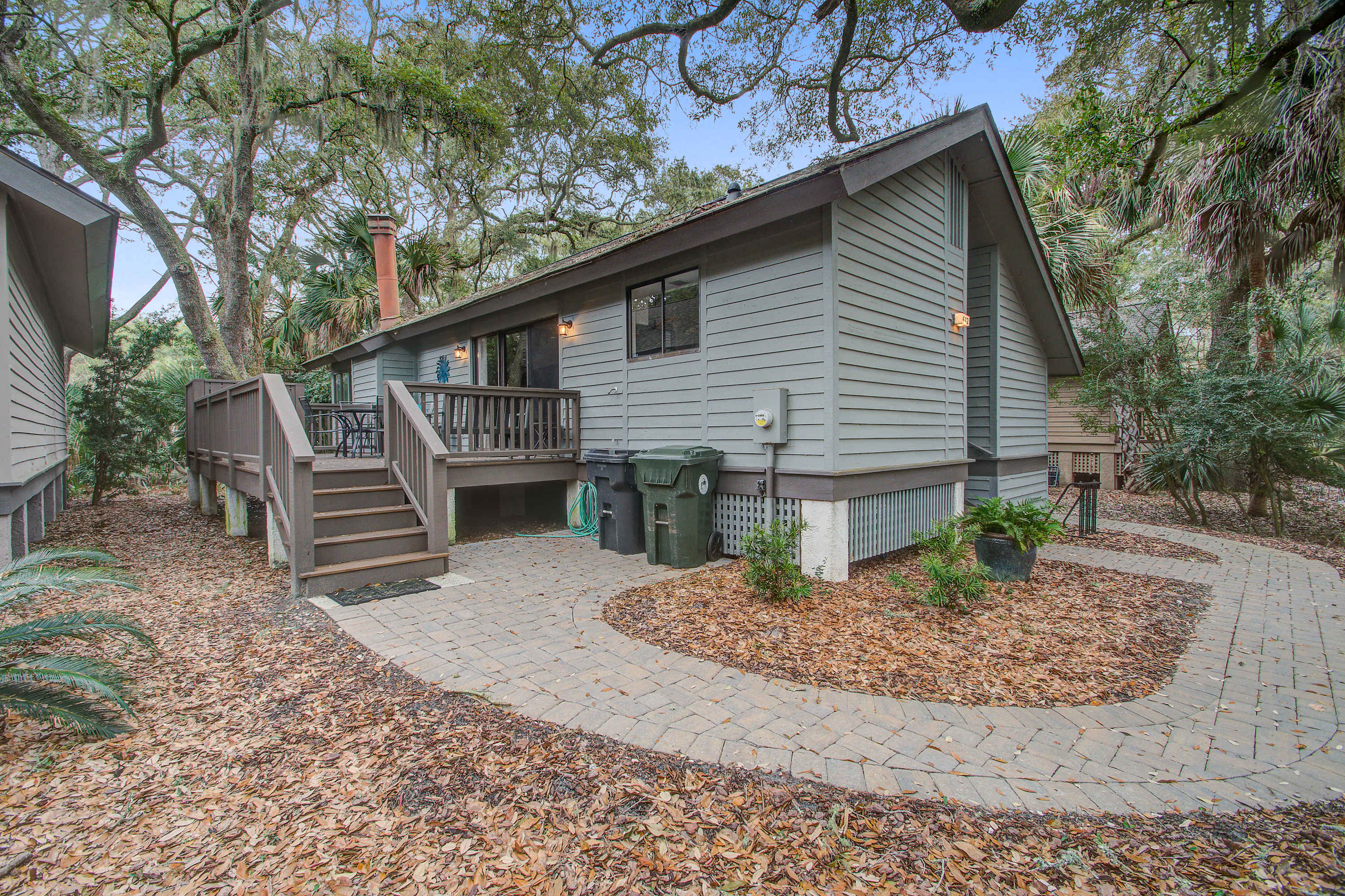 Kiawah Resort snowbird hideaway with AC, steps to beach, near golf & tennis — Kiawah Island, SC — vacation rental