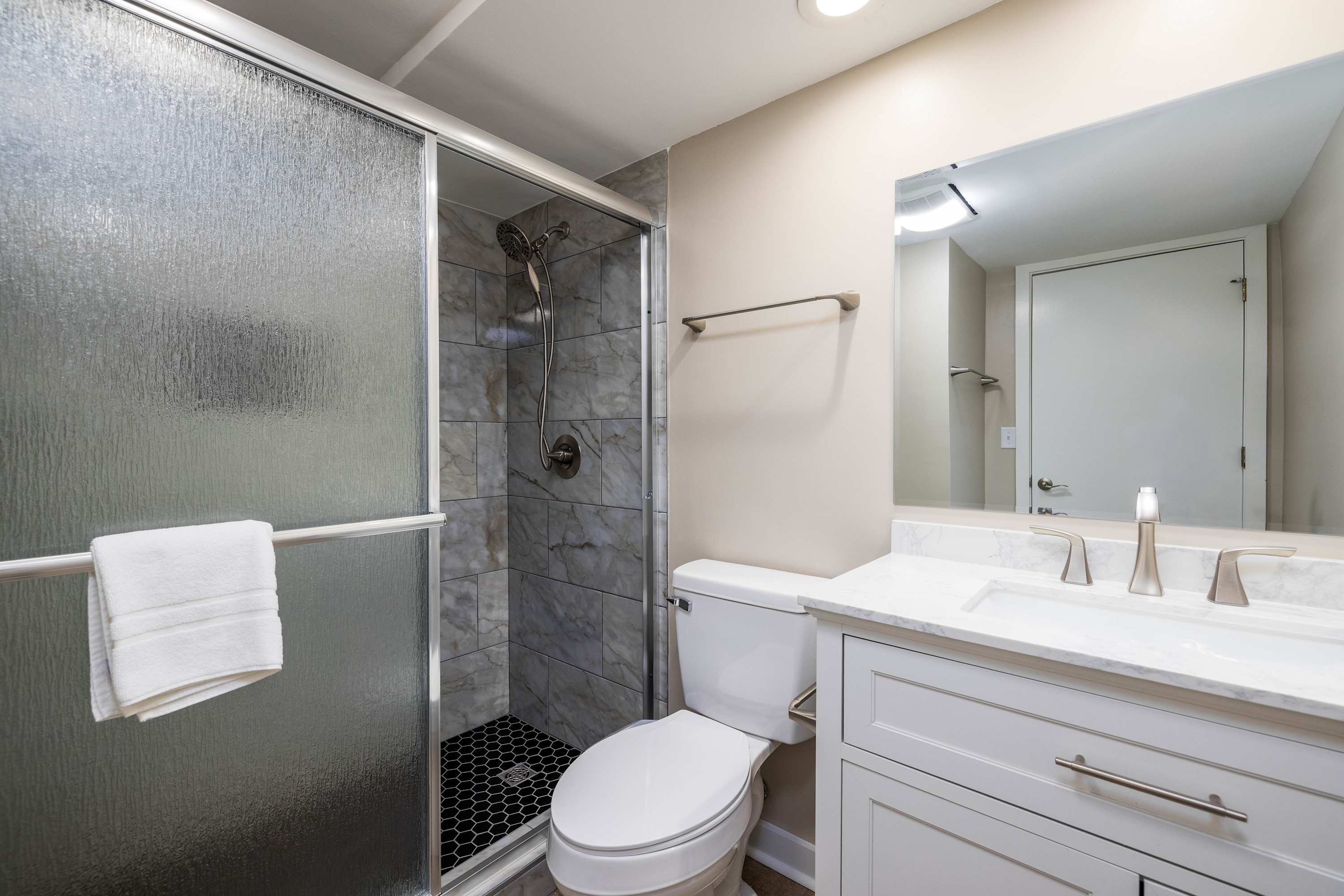 Ensuite Downstairs Primary 