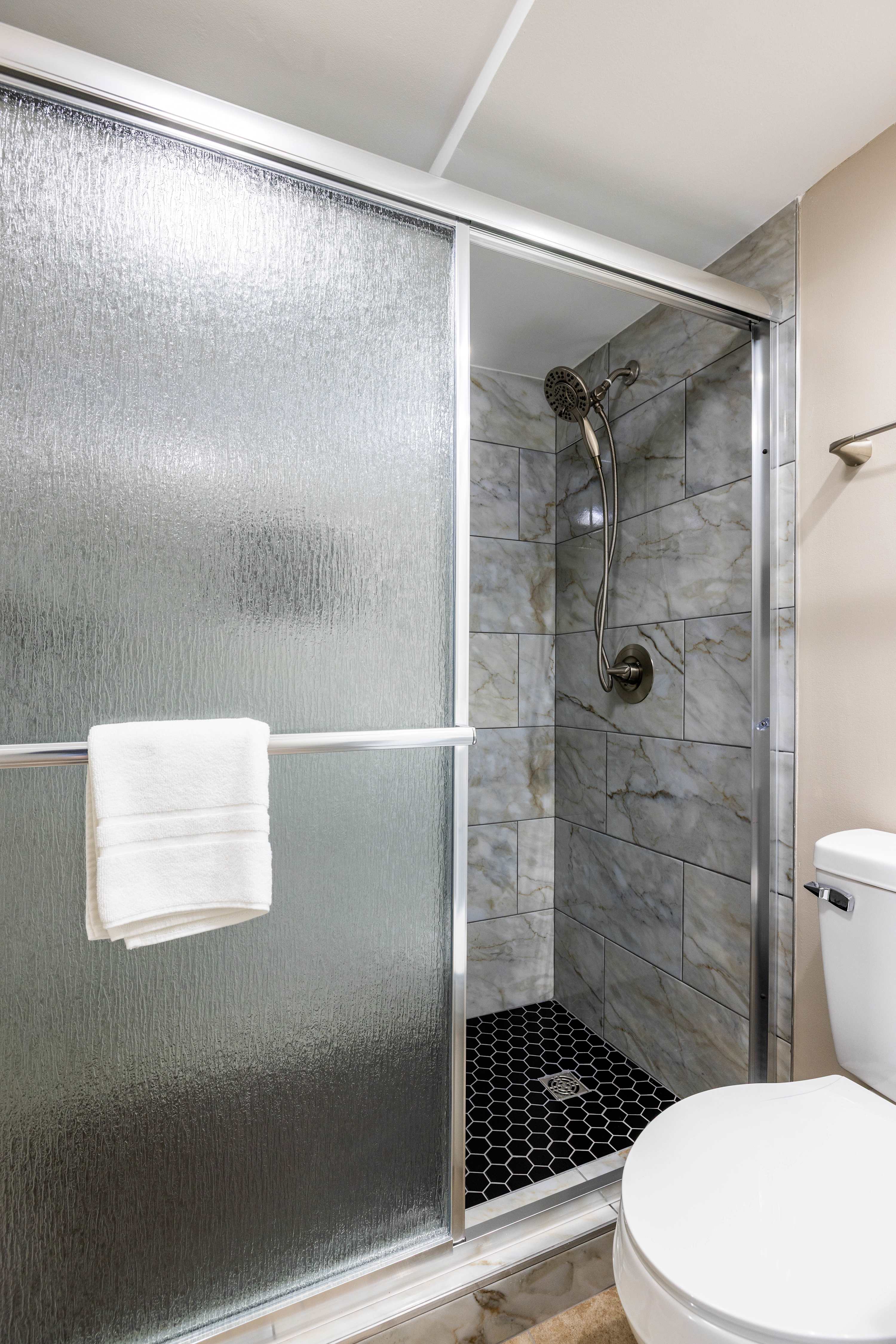 Ensuite Downstairs Primary 