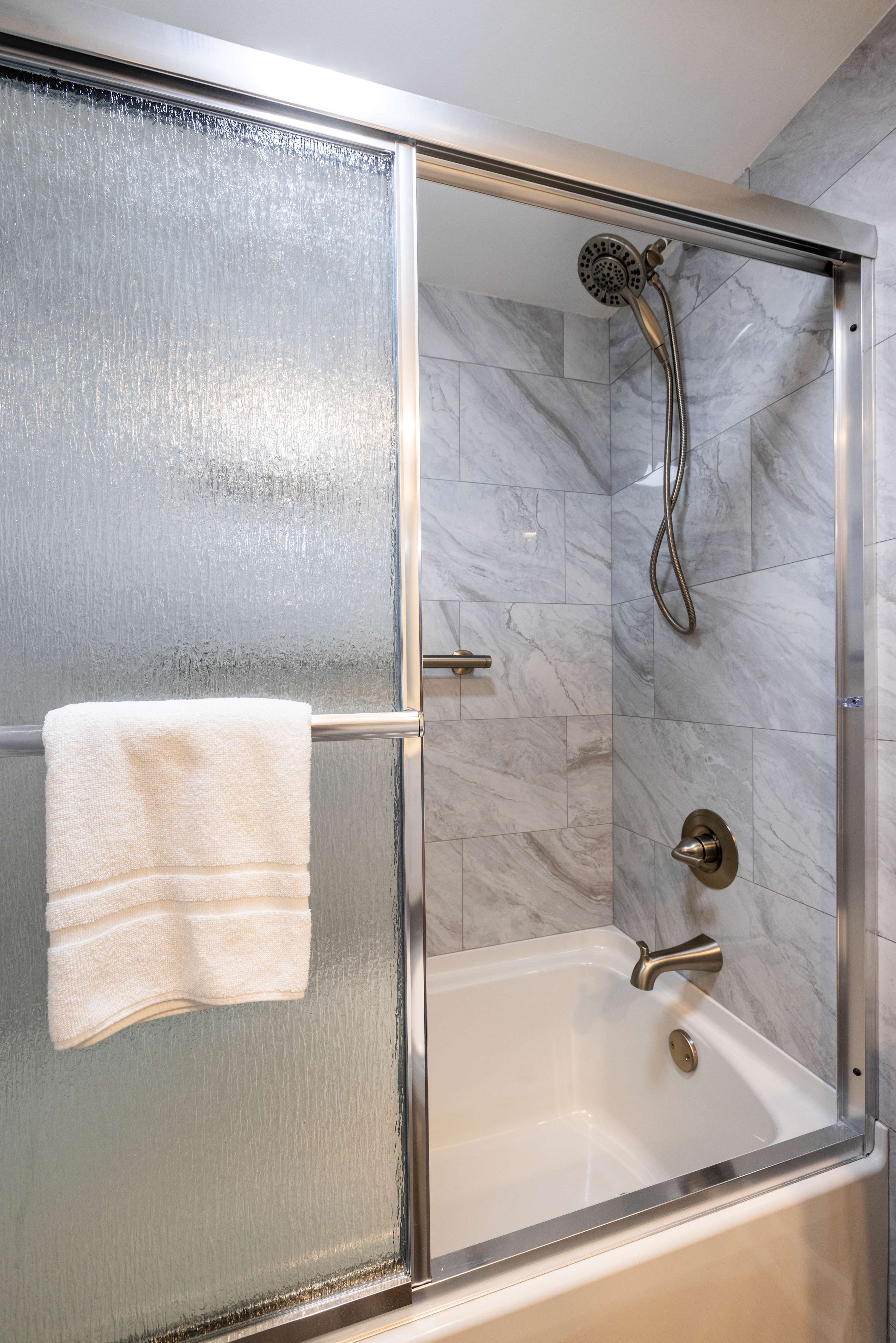 Hall Bathroom Upstairs with Shower/Tub Combo 