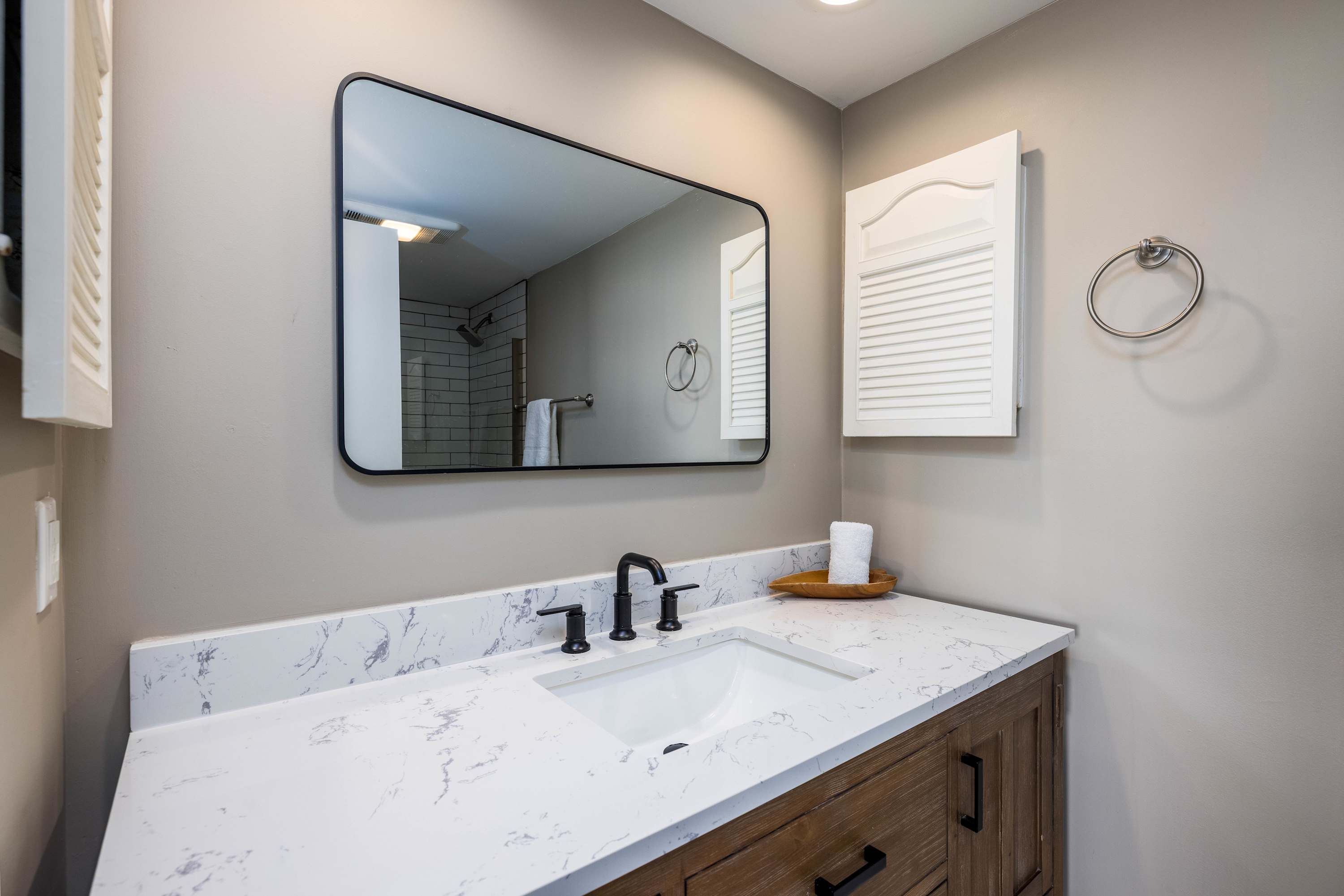 Primary En-Suite Upstairs 