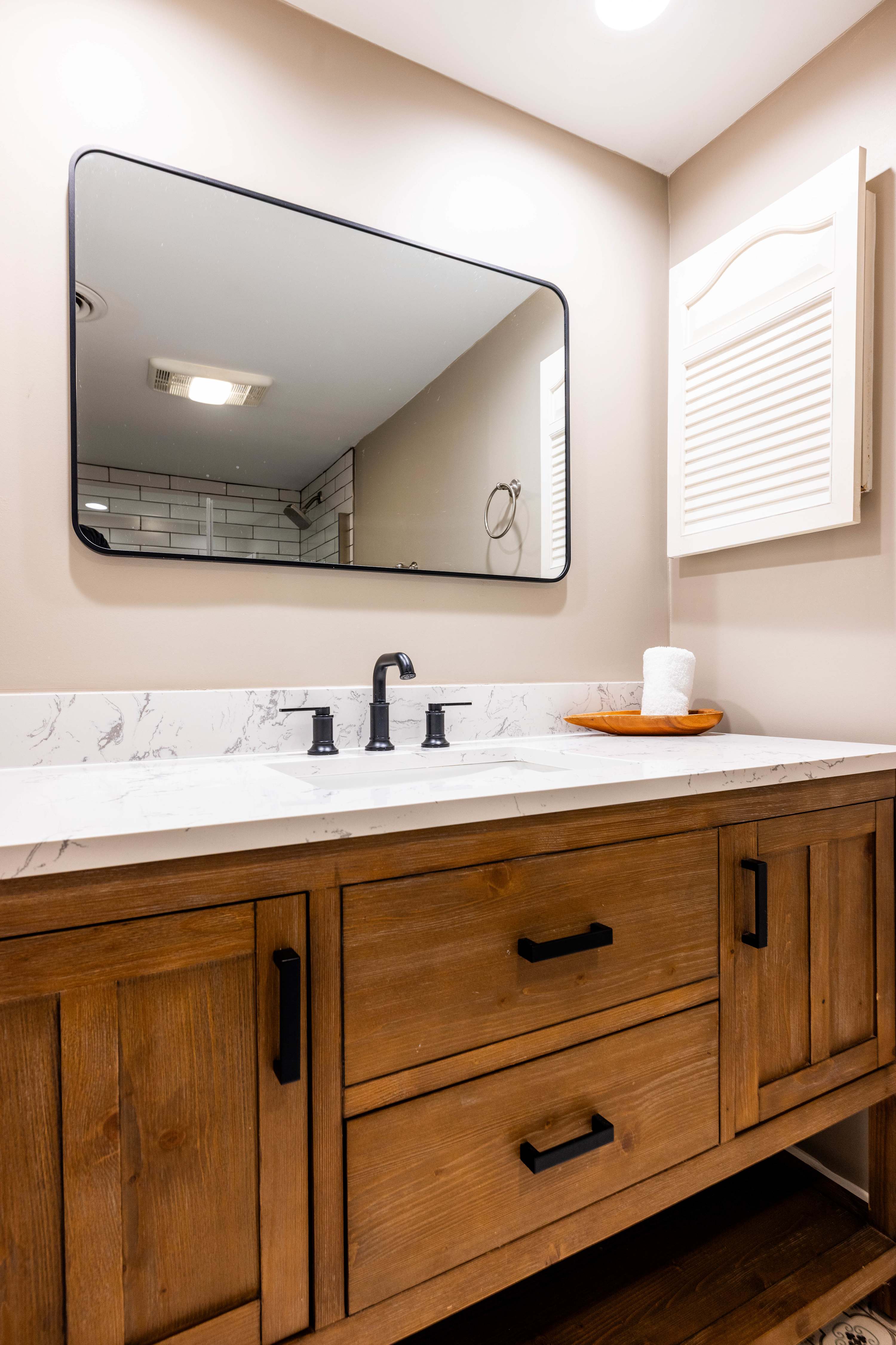 Primary En-Suite Upstairs 