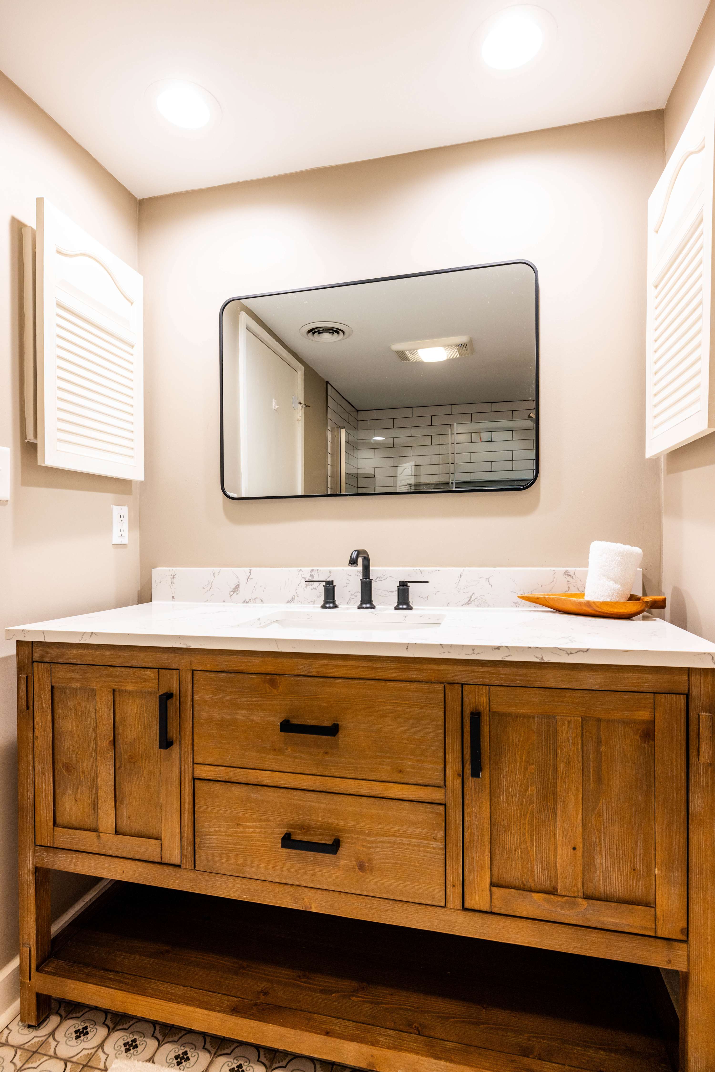 Primary En-Suite Upstairs 