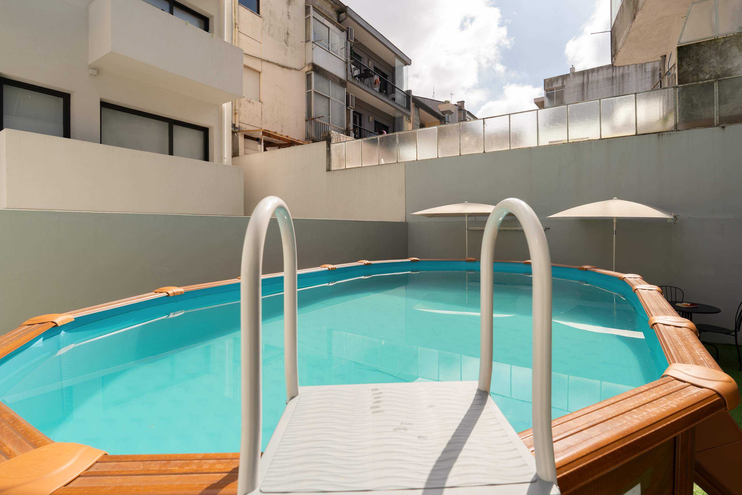 Bright, Premium & Pet Friendly Flat by HostWise