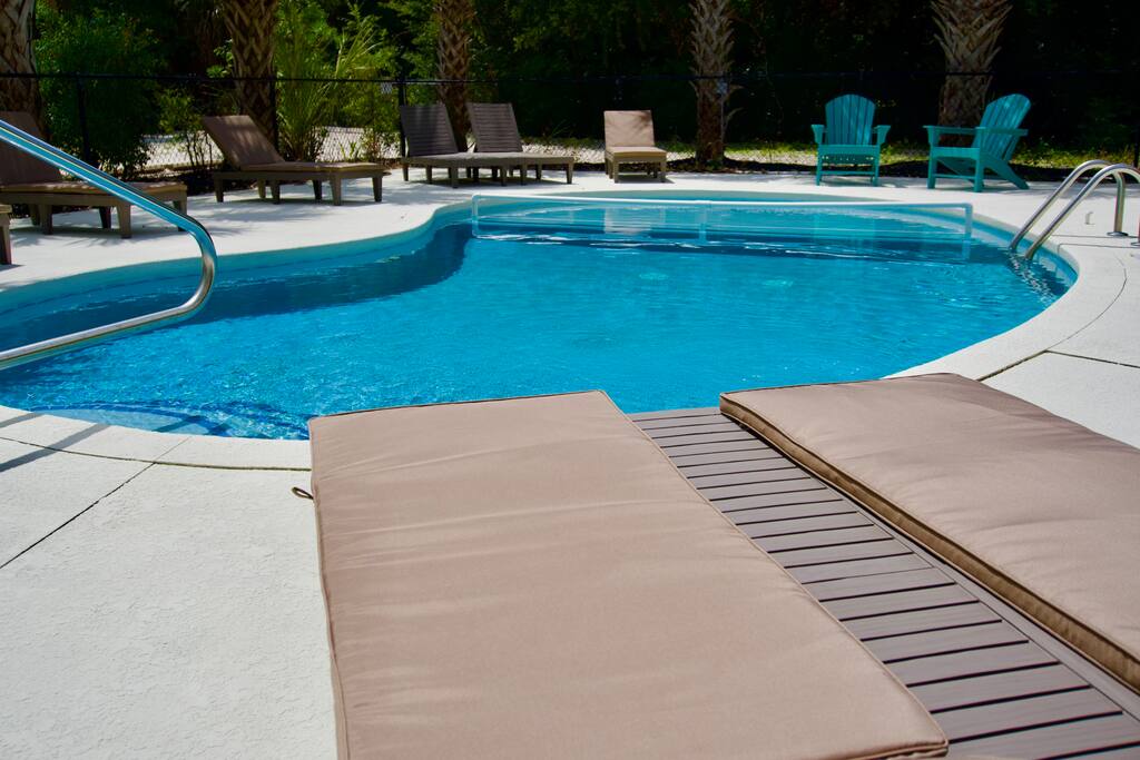 Wavecrest Grand with Pool Great for Groups