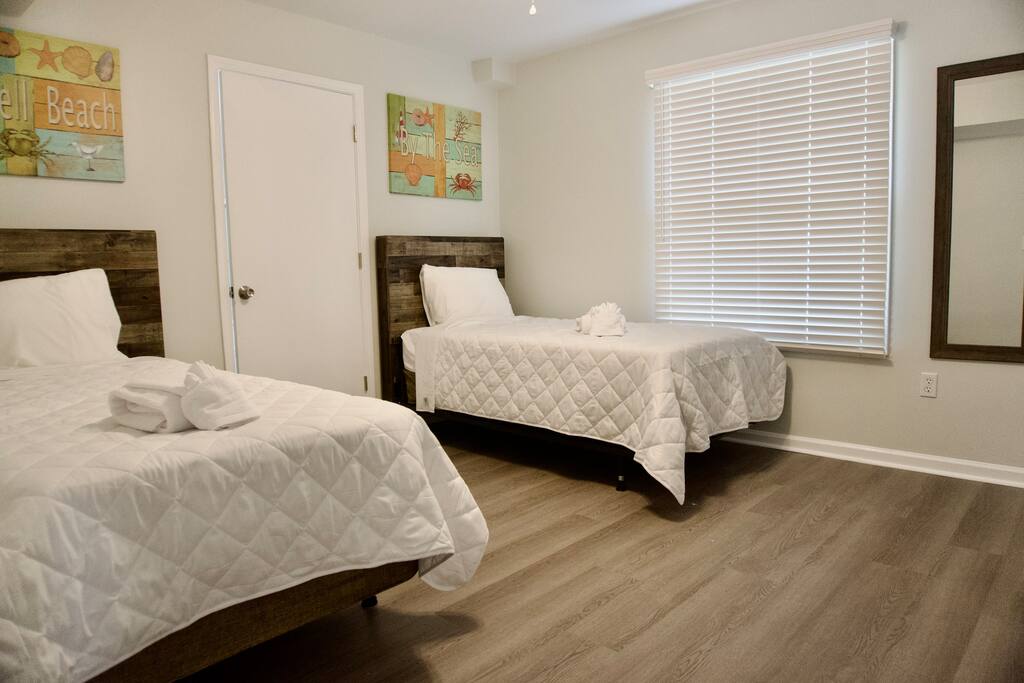 9 Bedrooms 8 Bathrooms Sleeps 24