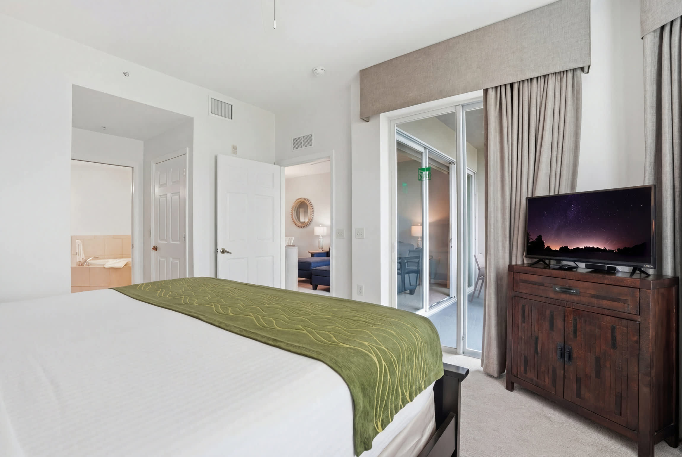 412 Lake and Fountain Views First Floor | Photo 21