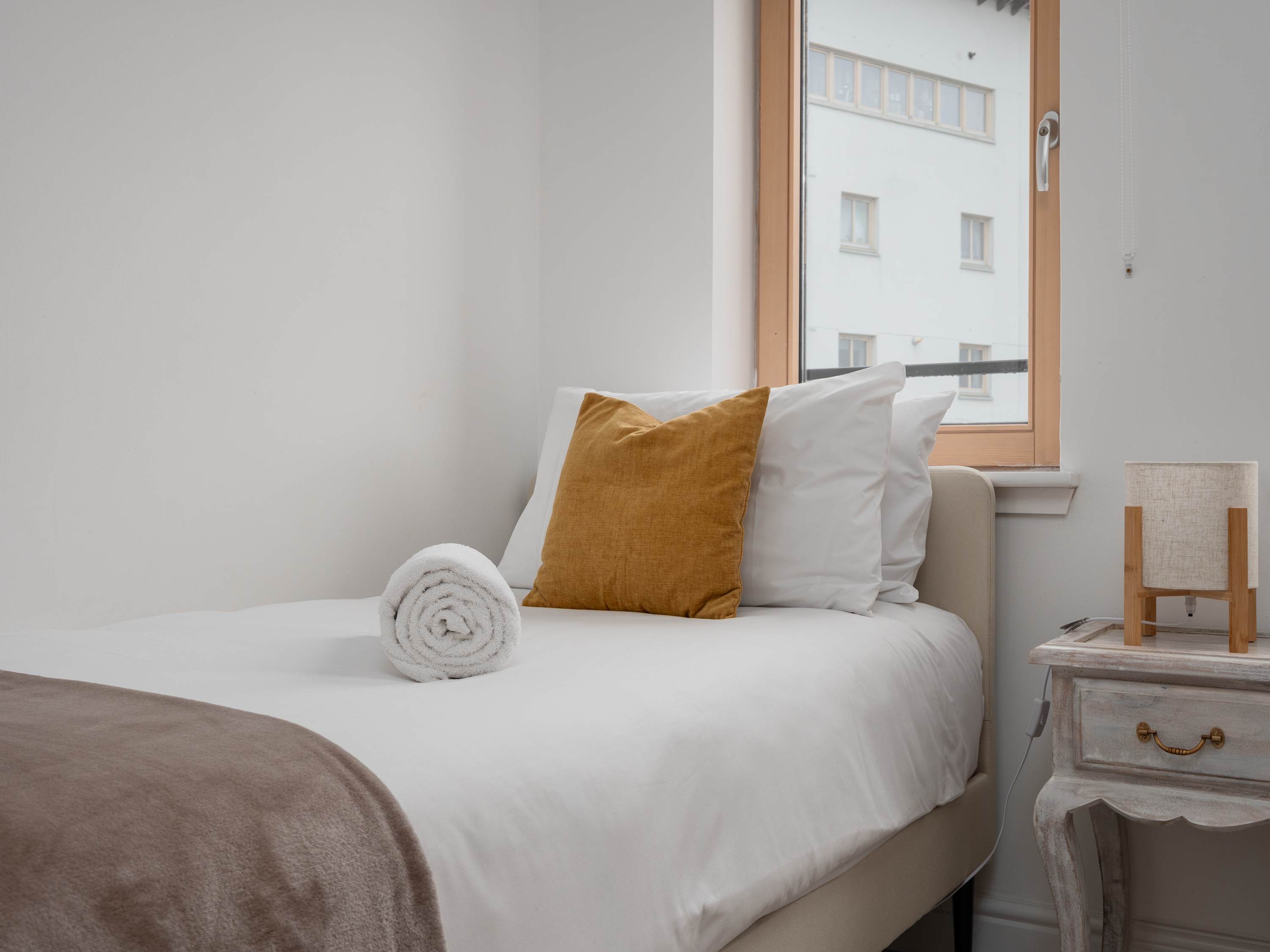Newly Renovated 3 Bedroom Modern House in 41 Lochburn Gardens G20 0SL - Property image 22 - VivreStays