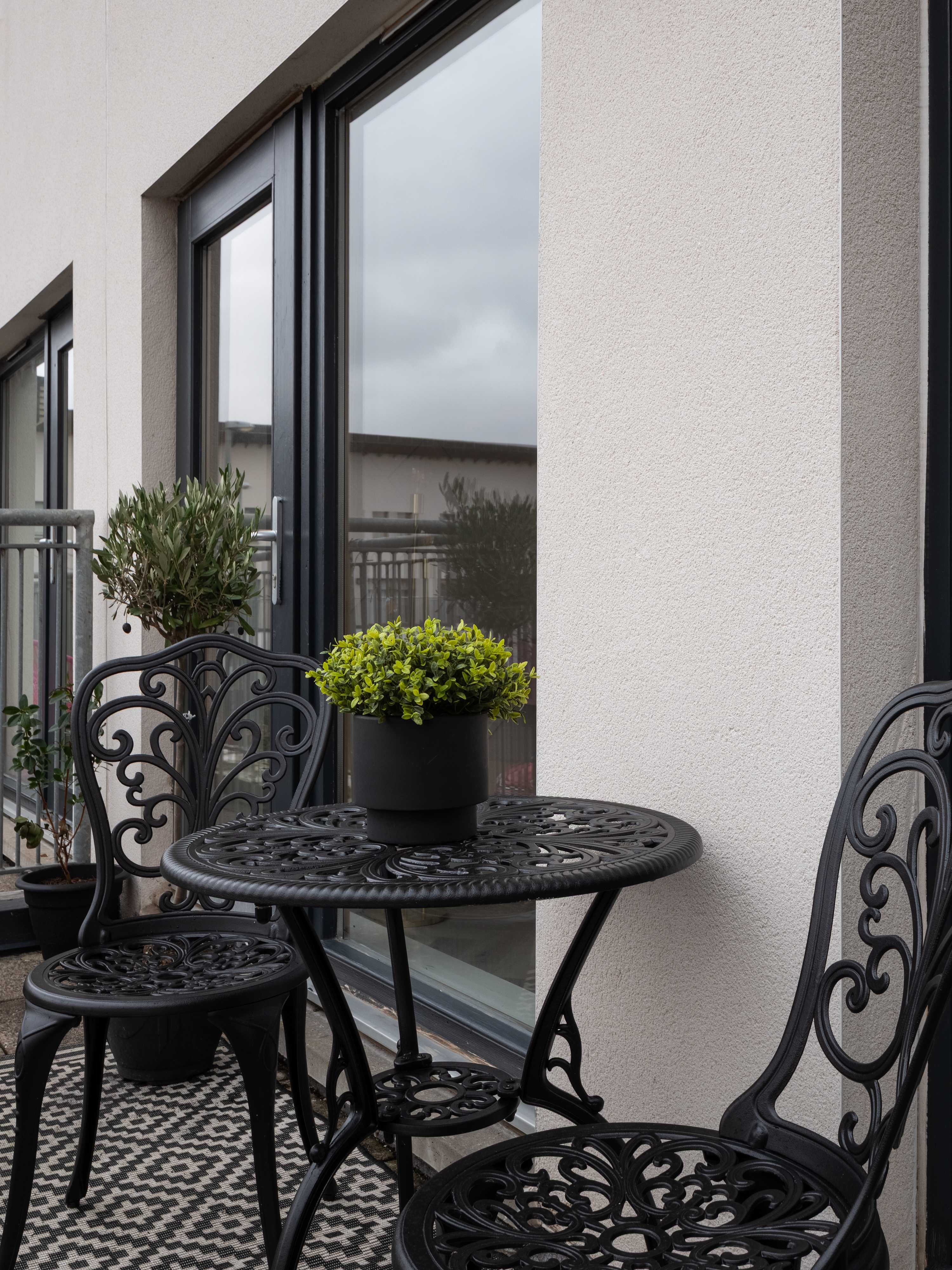 Newly Renovated 3 Bedroom Modern House in 41 Lochburn Gardens G20 0SL - Property image 21 - VivreStays