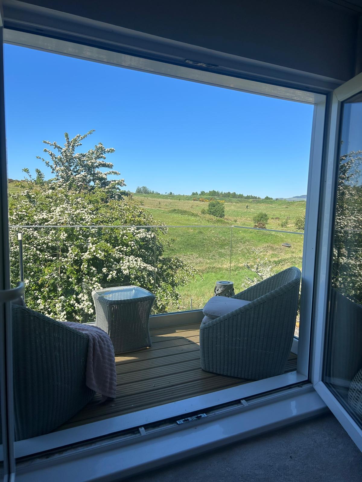 View Beautiful 4 Bed Sandstone Farmhouse in 1715 Balmore Road G23 5HF Beautiful 4 Bed Sandstone Farmhouse in 1715 Balmore Road G23 5HF - Property image 60 - VivreStays