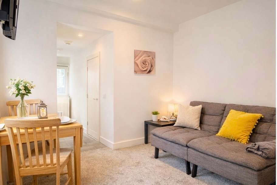 cozy one-bed apartment in the heart of Penzance — Penzance, England — vacation rental