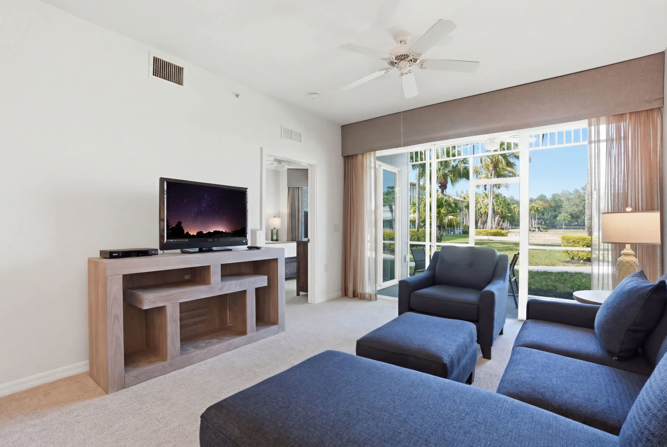 411 First Floor Sleeps 6 Landscape View