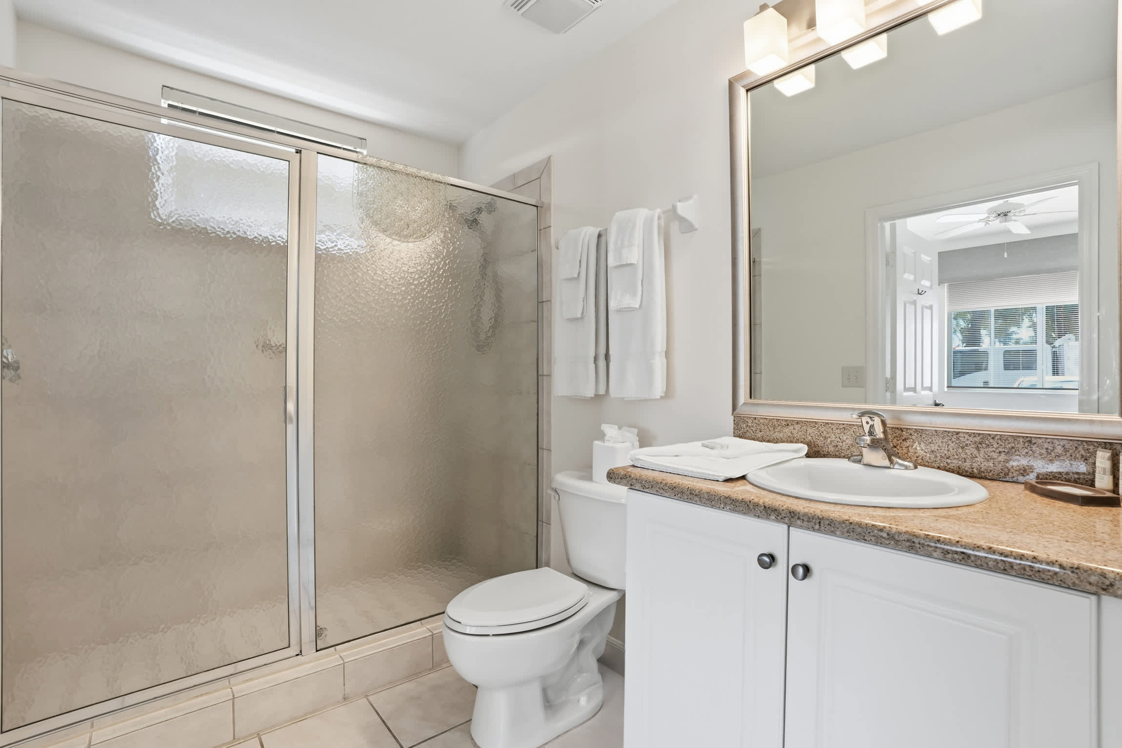 411 First Floor Sleeps 6 Landscape View | Photo 29