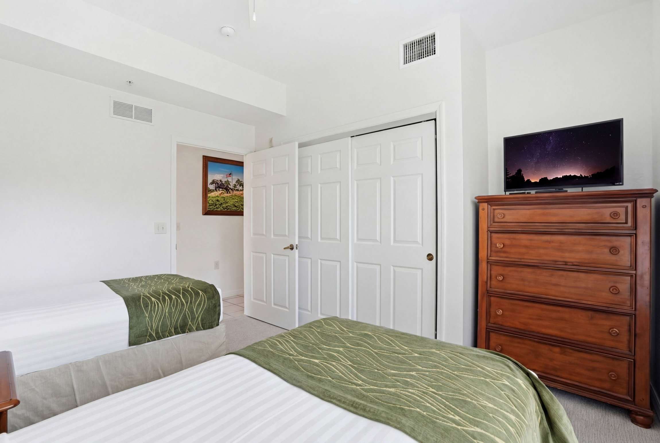 411 First Floor Sleeps 6 Landscape View | Photo 30