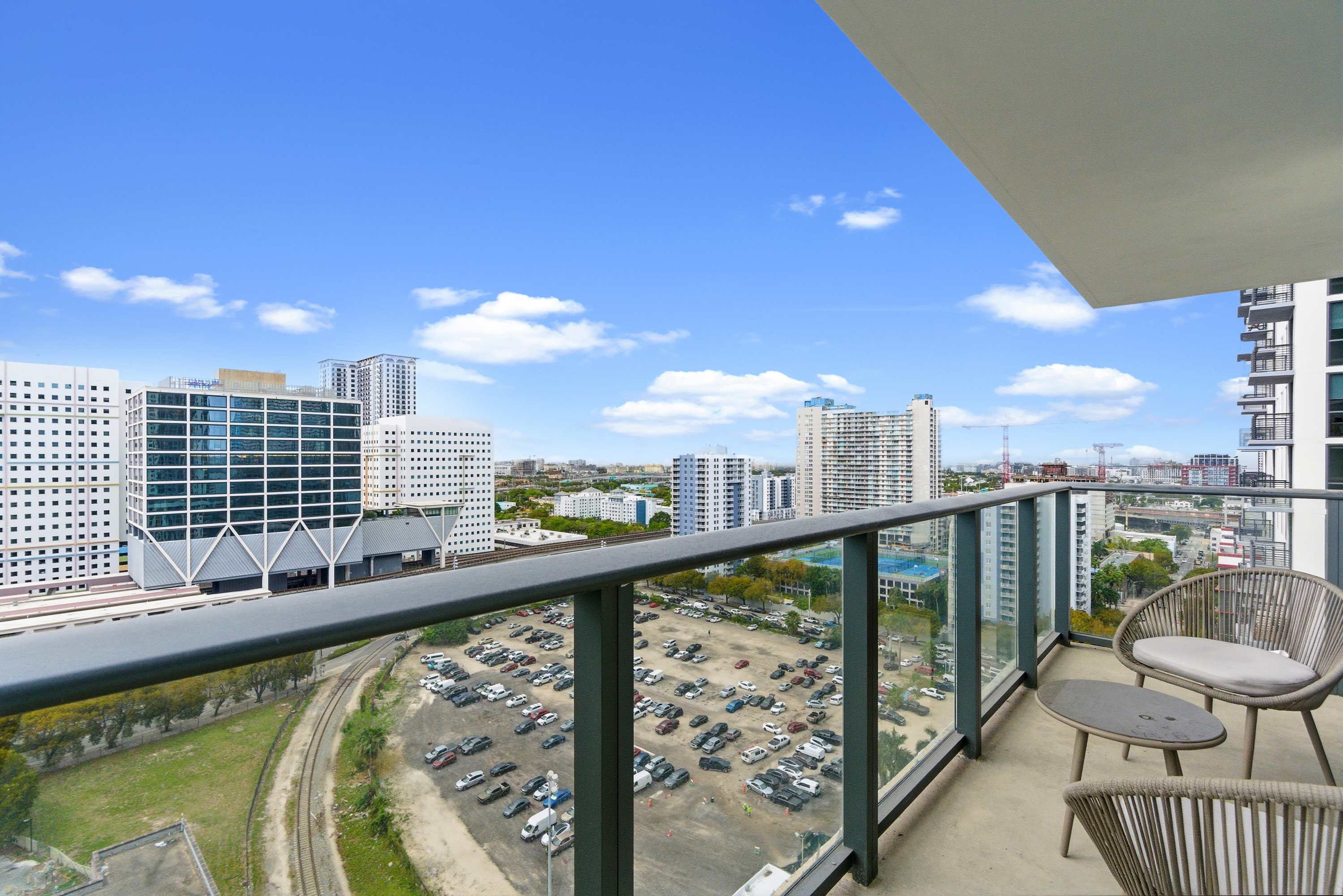 2BR Near FIFA Fan Fest | Rooftop Jacuzzi & Pool