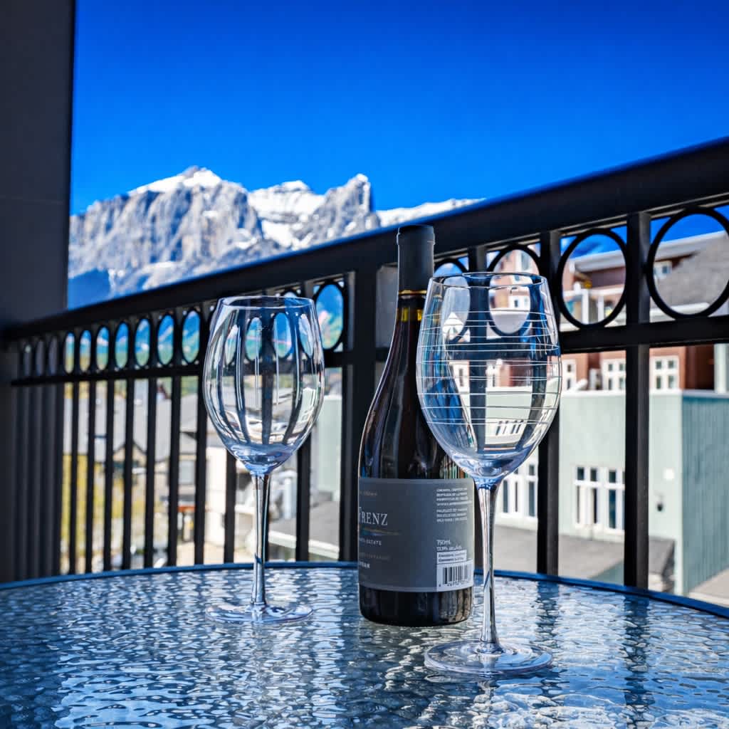 Westwinds - Funky Basecamp in the Rockies 2