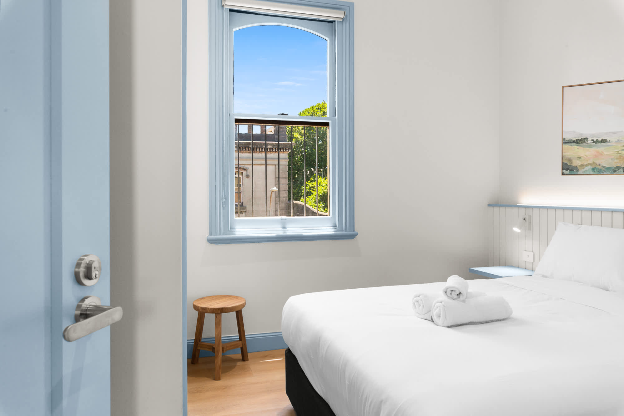 The Surrey Redfern 6