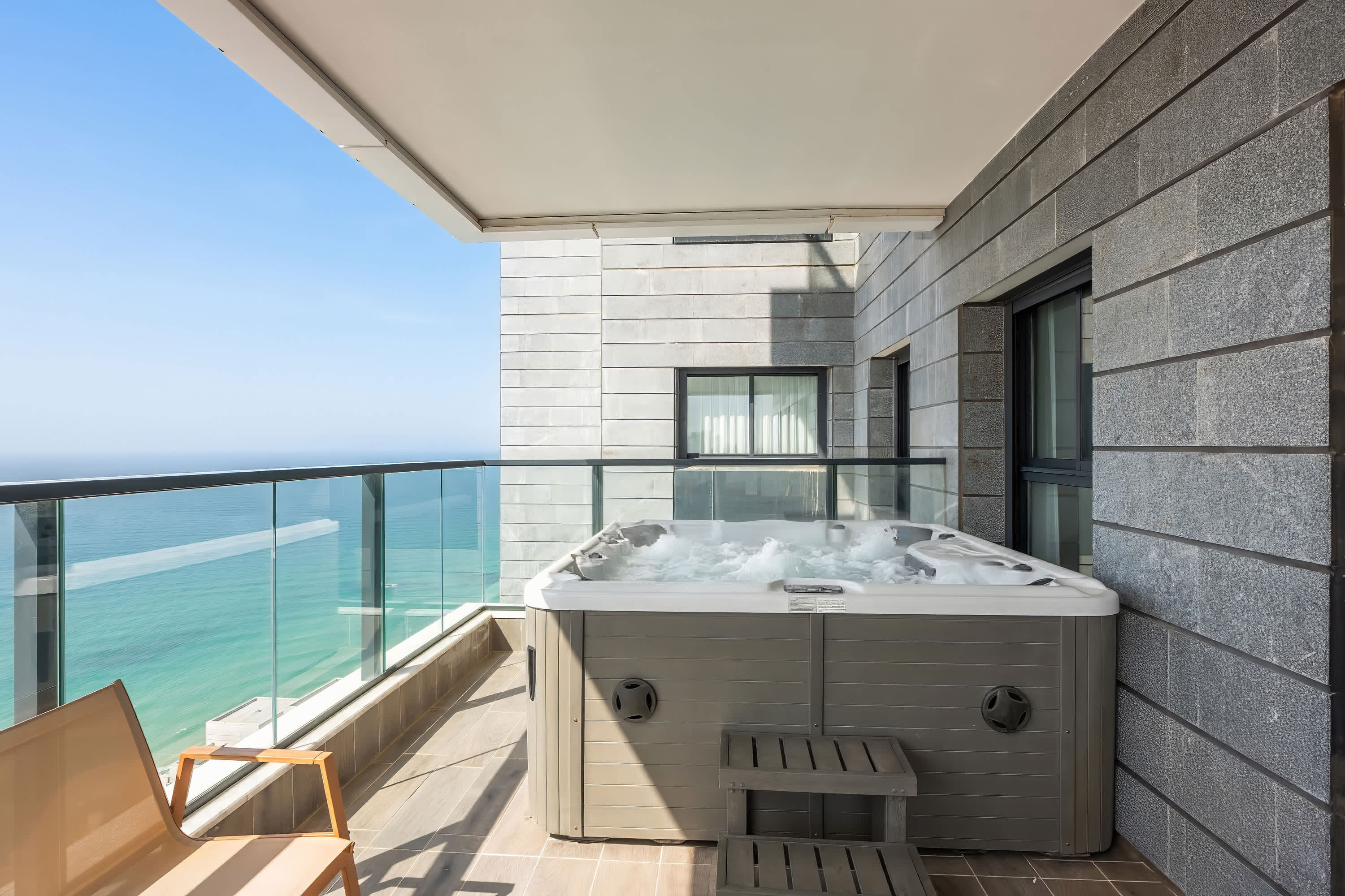 Luxury 5BR Penthouse | Balcony w/Jacuzzi | Mamad