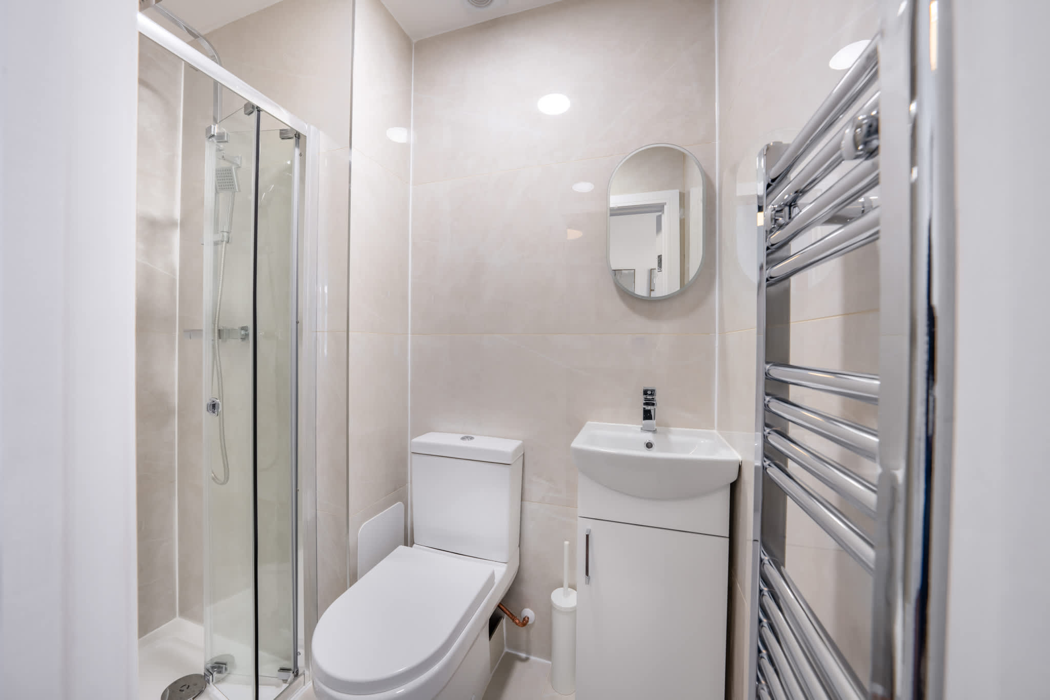 Bright One Bedroom Apartment in Knightsbridge in Beaufort Gardens SW3 1QH - Property image 11 - VivreStays