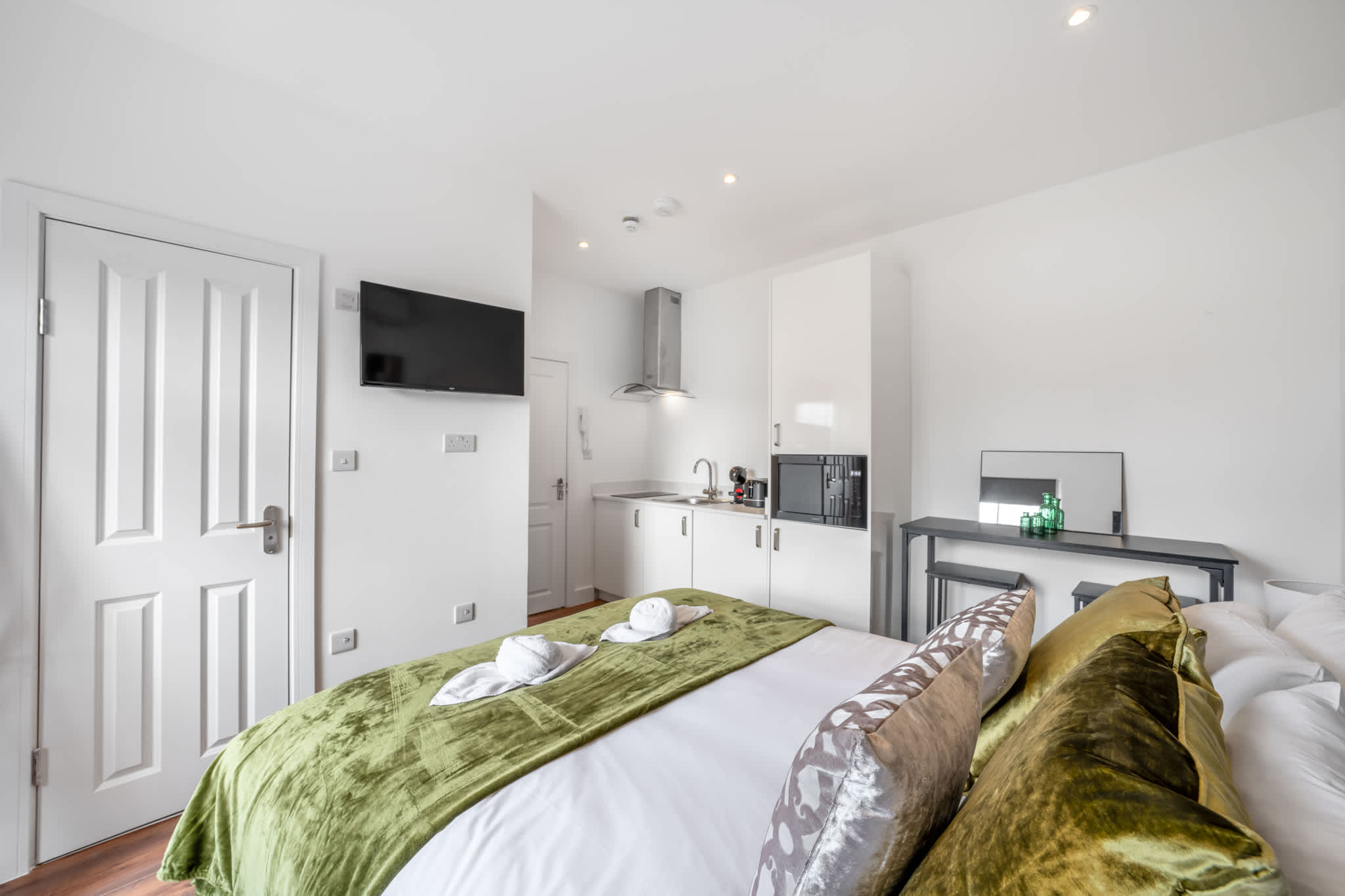 Charming Studio in Knightsbridge in Beaufort Gardens SW3 1QH - Property image 2 - VivreStays