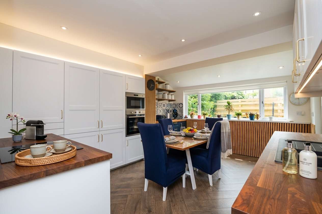 View 3BR Peebles Home - Free Parking - Near Glentress in Victoria Park Drive 26 EH45 9AD 3BR Peebles Home - Free Parking - Near Glentress in Victoria Park Drive 26 EH45 9AD - Property image 4 - VivreStays