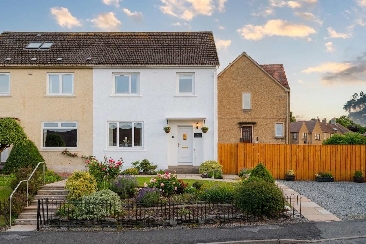 View 3BR Peebles Home - Free Parking - Near Glentress in Victoria Park Drive 26 EH45 9AD 3BR Peebles Home - Free Parking - Near Glentress in Victoria Park Drive 26 EH45 9AD - Property image 5 - VivreStays